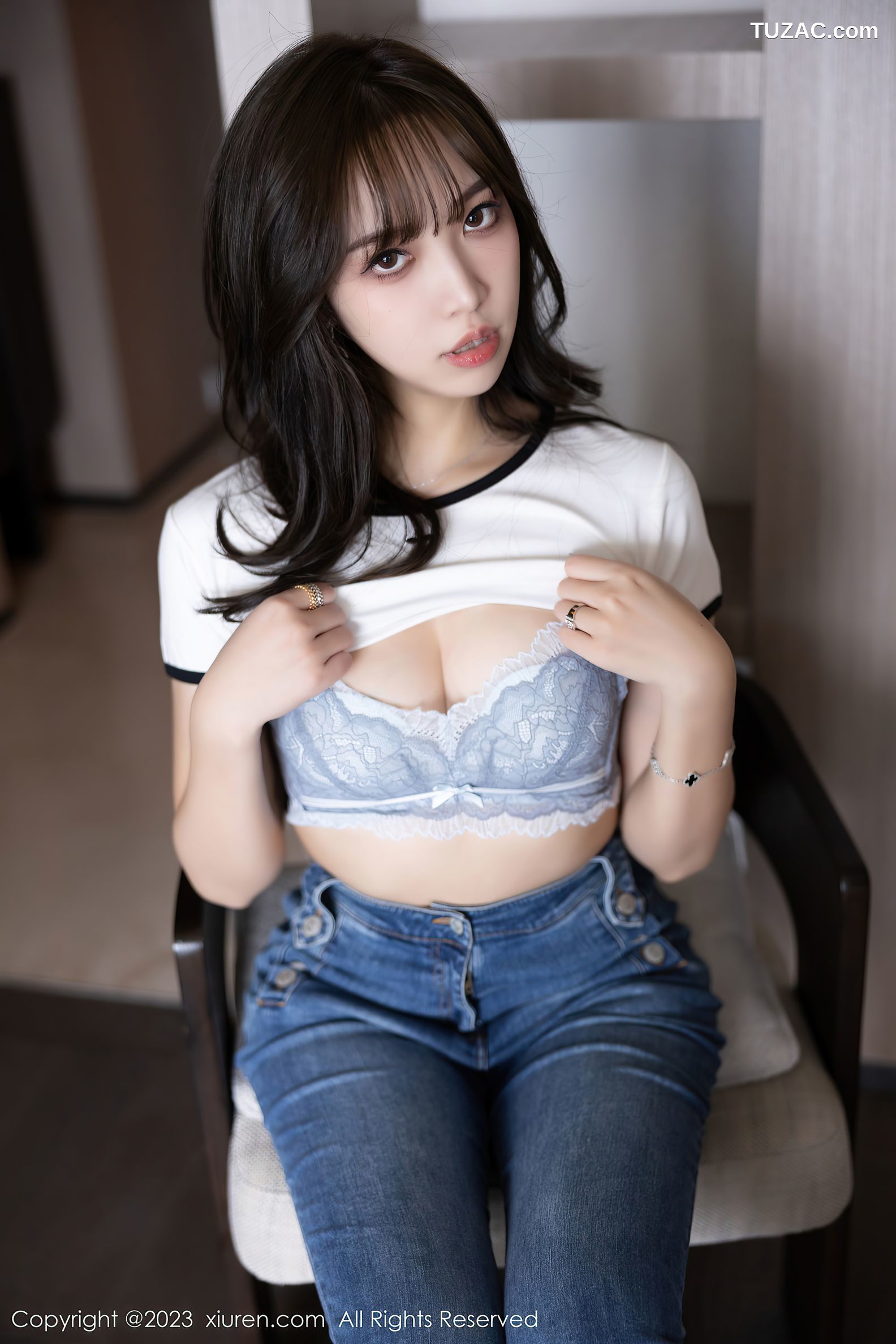 XiuRen秀人网-6160-郑颖姗-白色上衣牛仔长裤蕾丝内衣肉丝