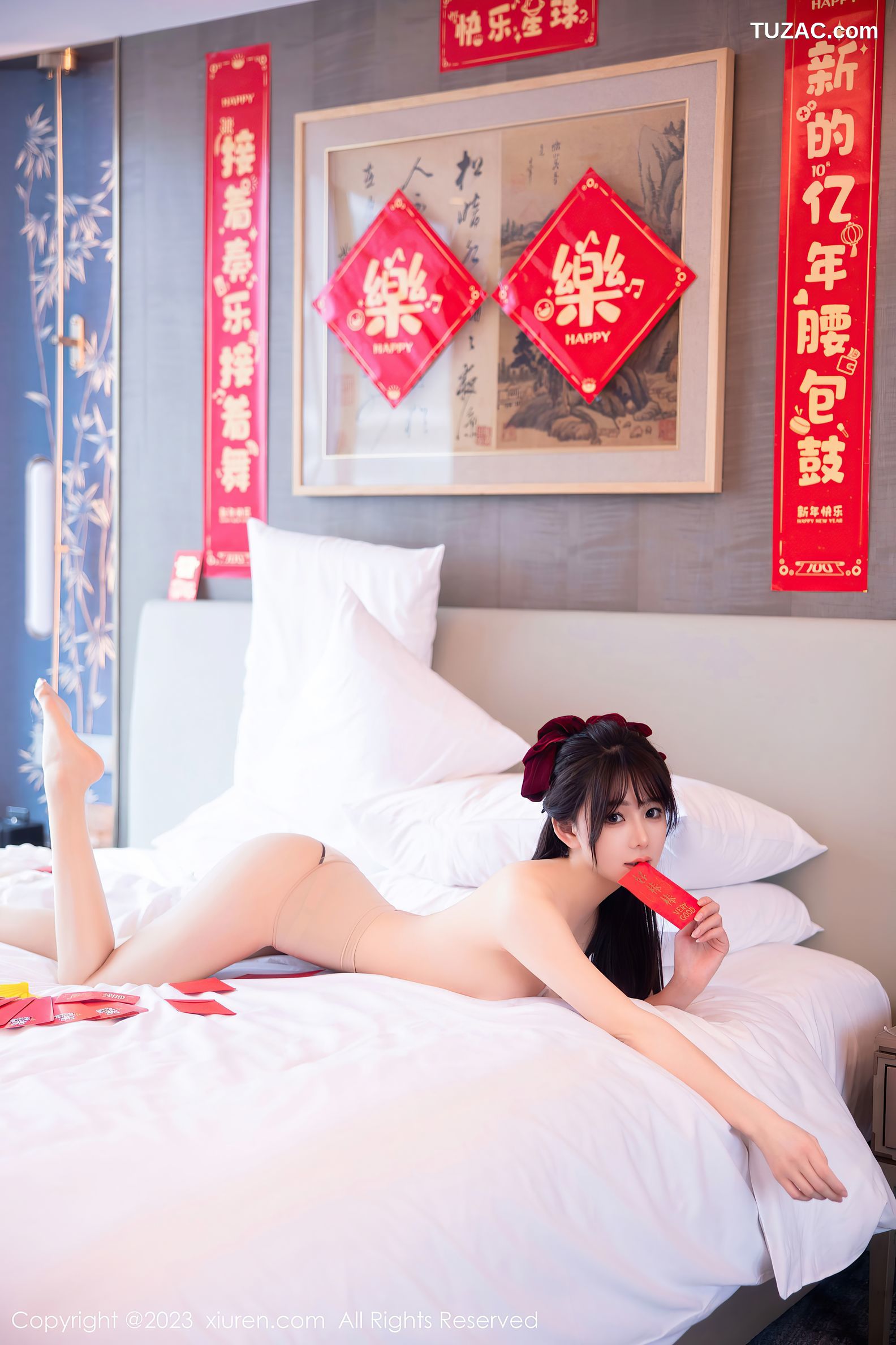 XiuRen秀人网-6168-婠婠么-新春主题床上低胸服饰