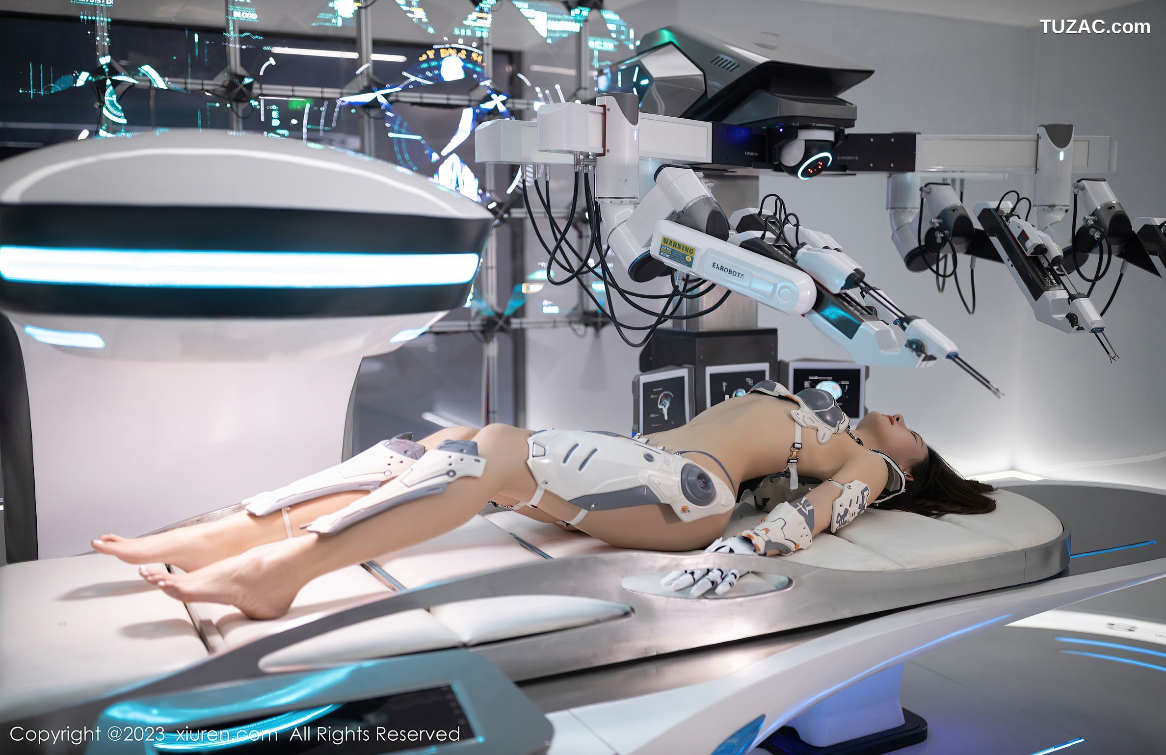 XiuRen秀人网-6173-就是阿朱啊-实验室场景-机器人装饰