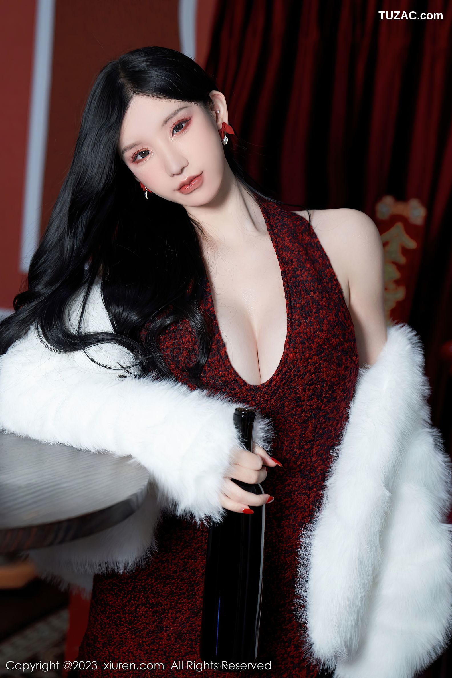 XiuRen秀人网-6174-周于希-新春主题-低胸服饰超薄黑丝