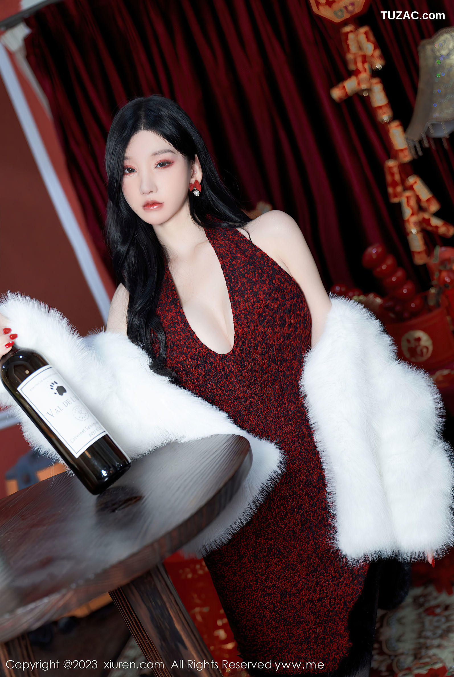 XiuRen秀人网-6174-周于希-新春主题-低胸服饰超薄黑丝