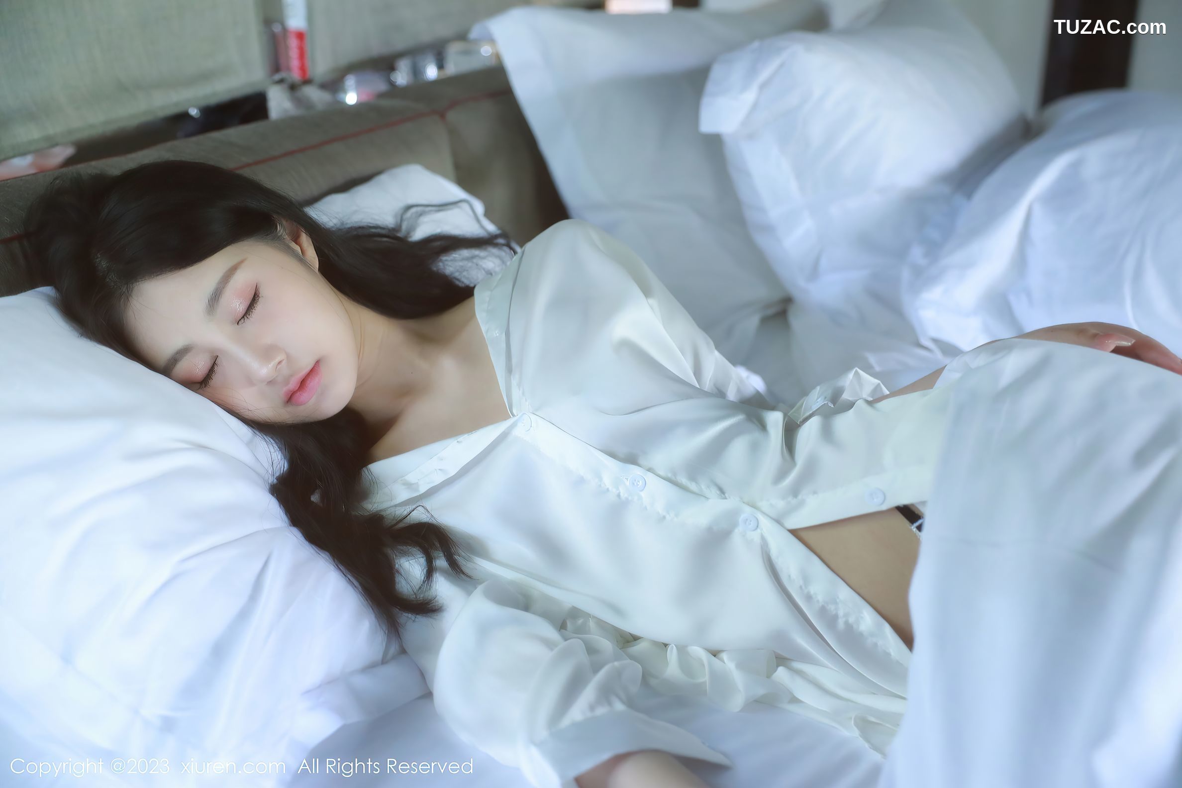 XiuRen秀人网-6183-谢晚晚-床上性感白T