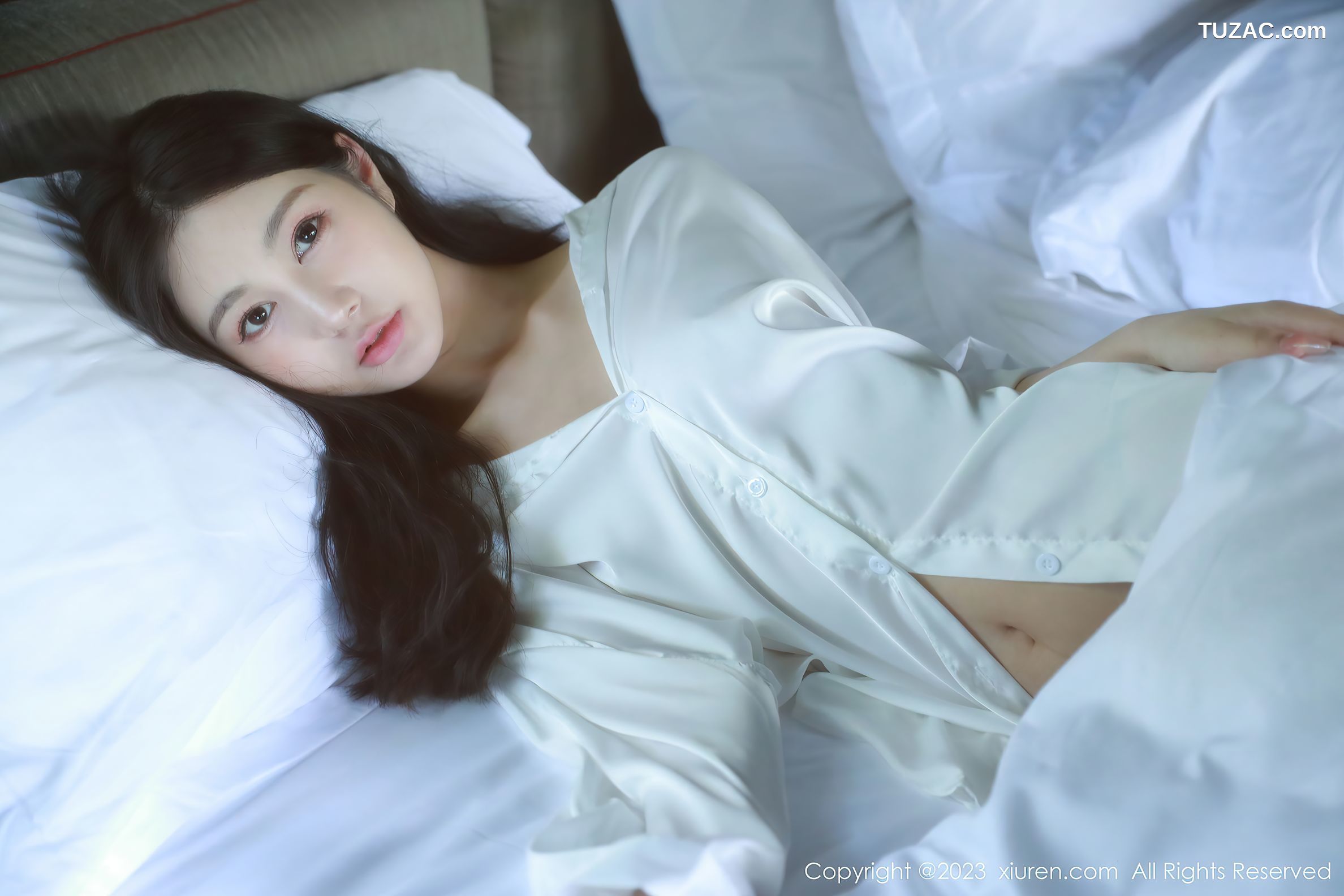 XiuRen秀人网-6183-谢晚晚-床上性感白T