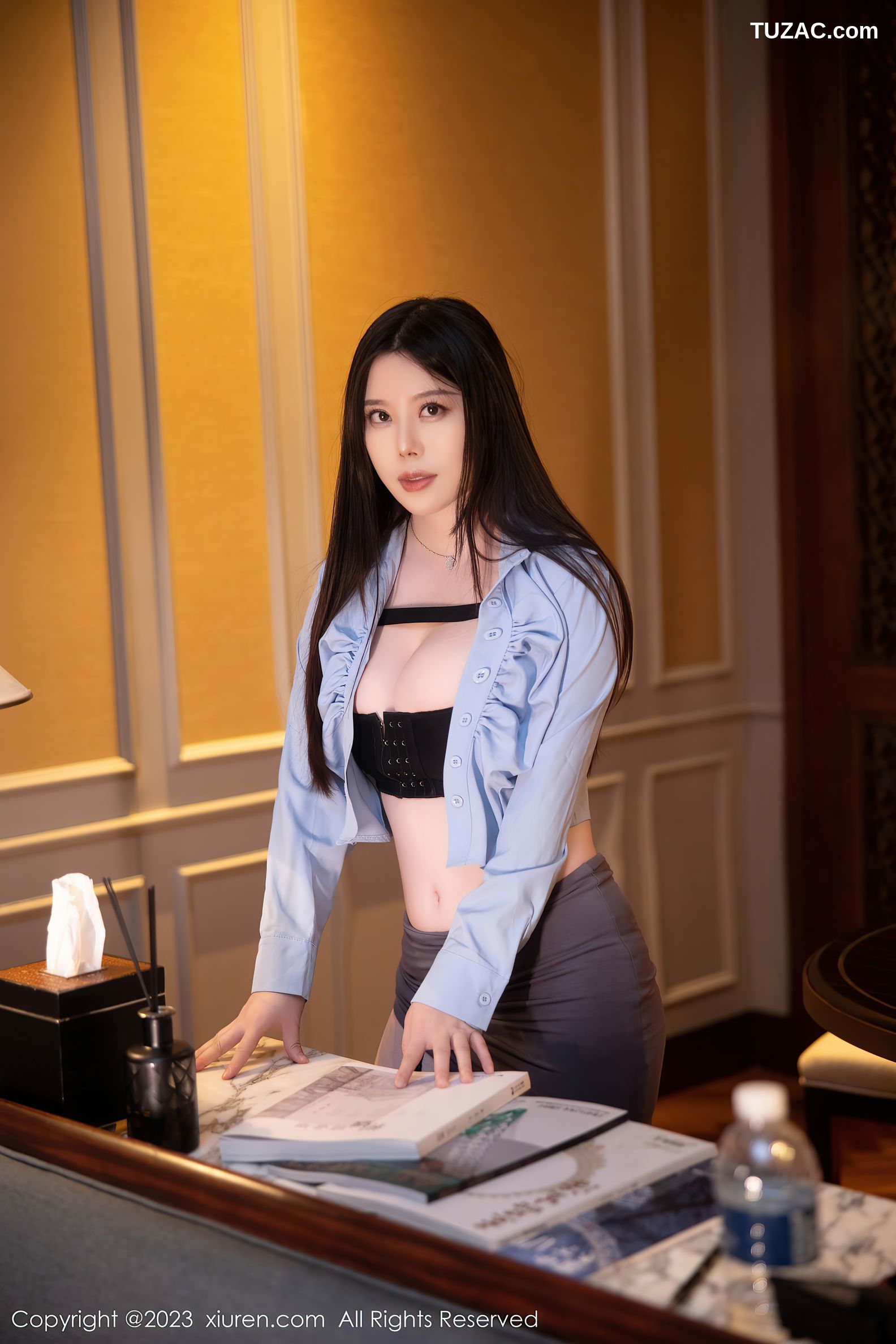 XiuRen秀人网-6196-白茹雪-浅蓝色上衣灰色短裙黑色内衣