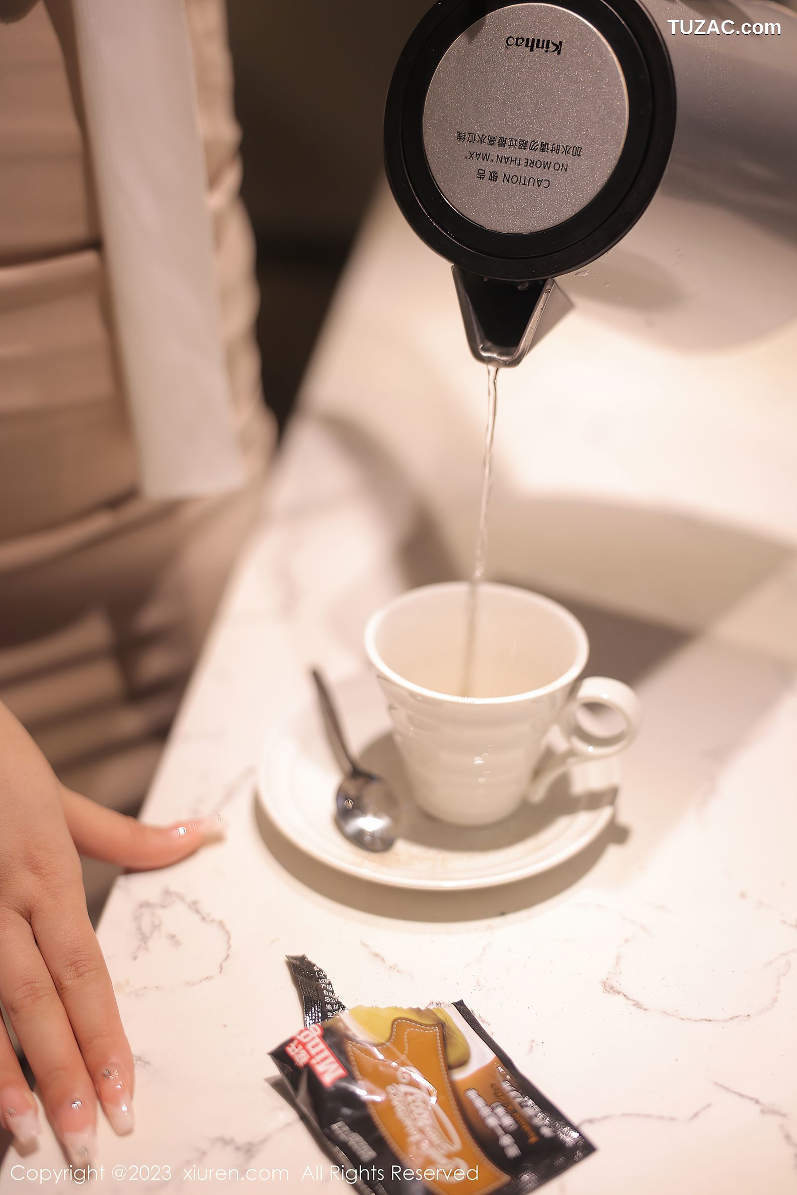 XiuRen秀人网-6207-江真真-白色OL职业装淡蓝蕾丝内衣