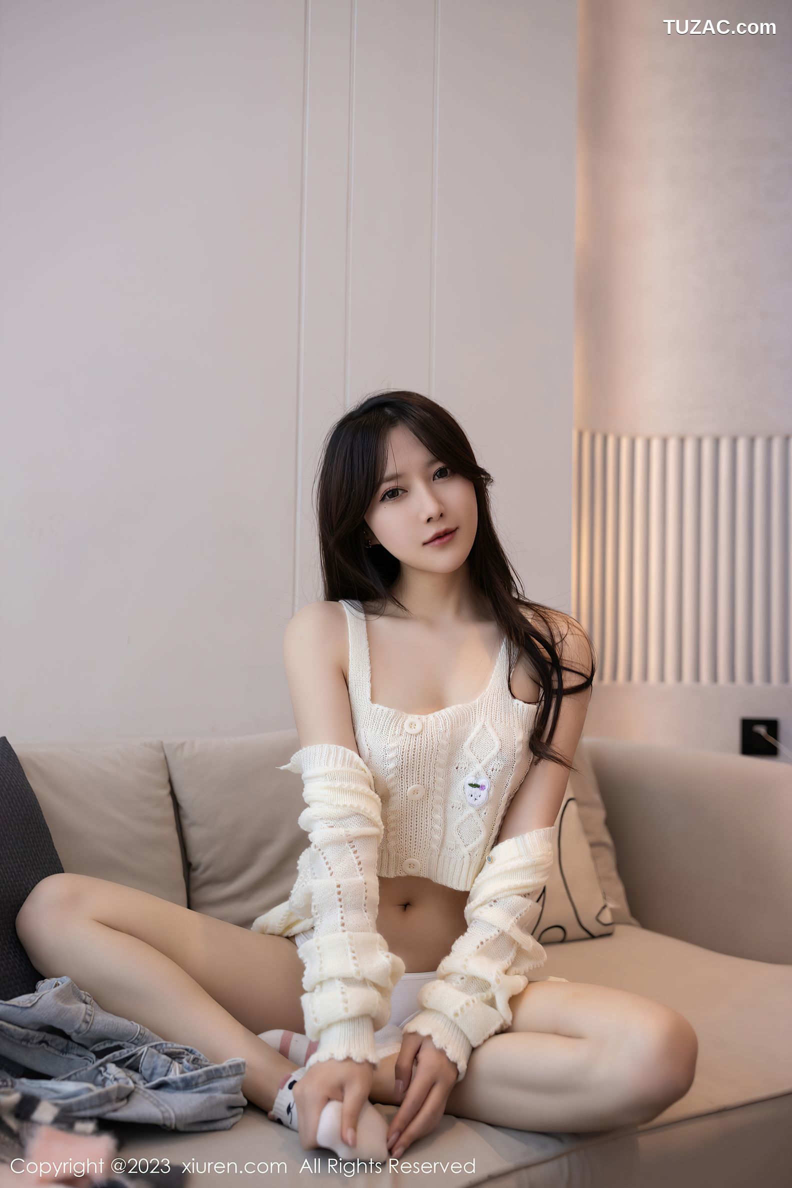 XiuRen秀人网-6216-鱼子酱-白上衣牛仔短裤