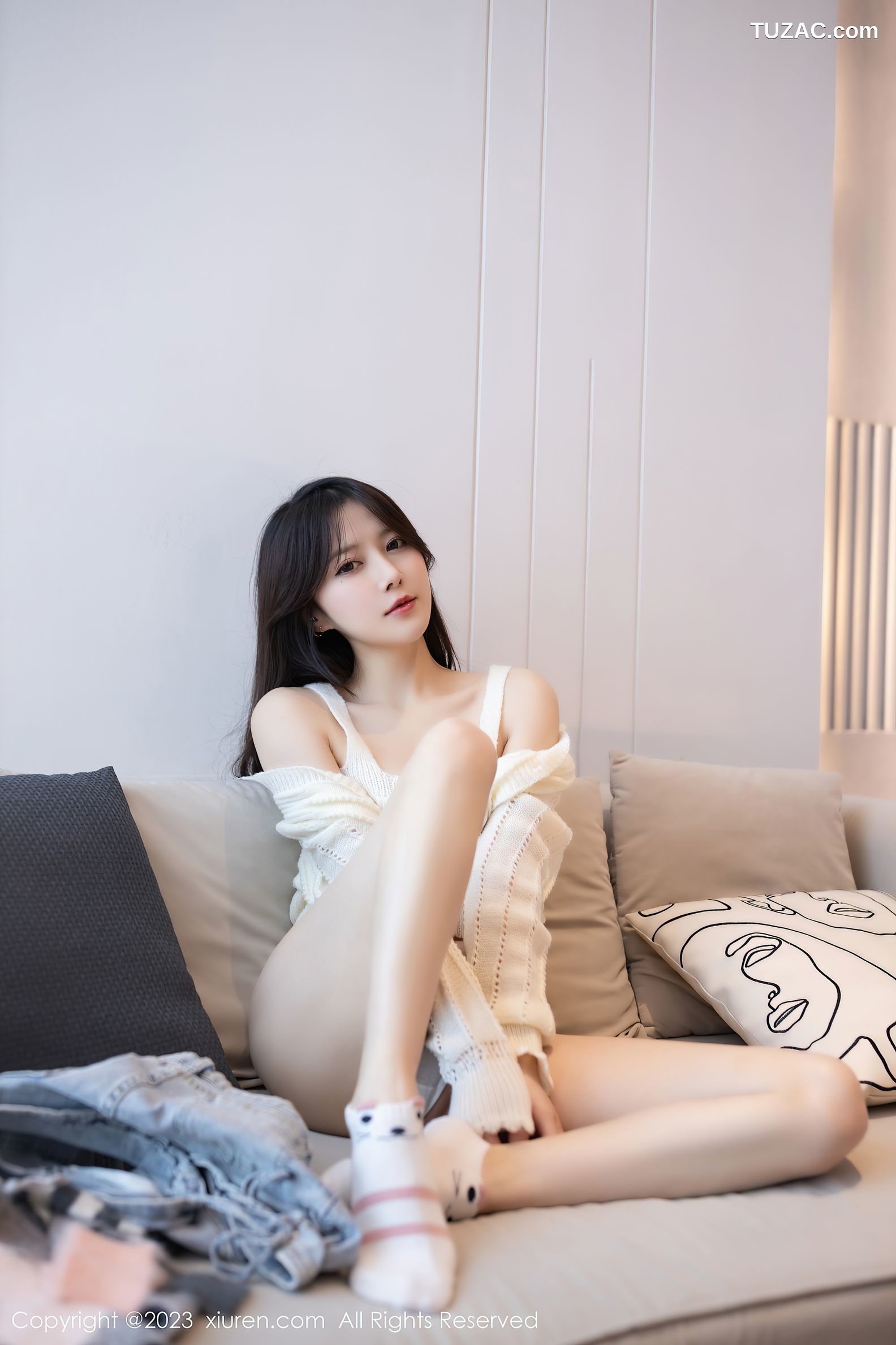 XiuRen秀人网-6216-鱼子酱-白上衣牛仔短裤