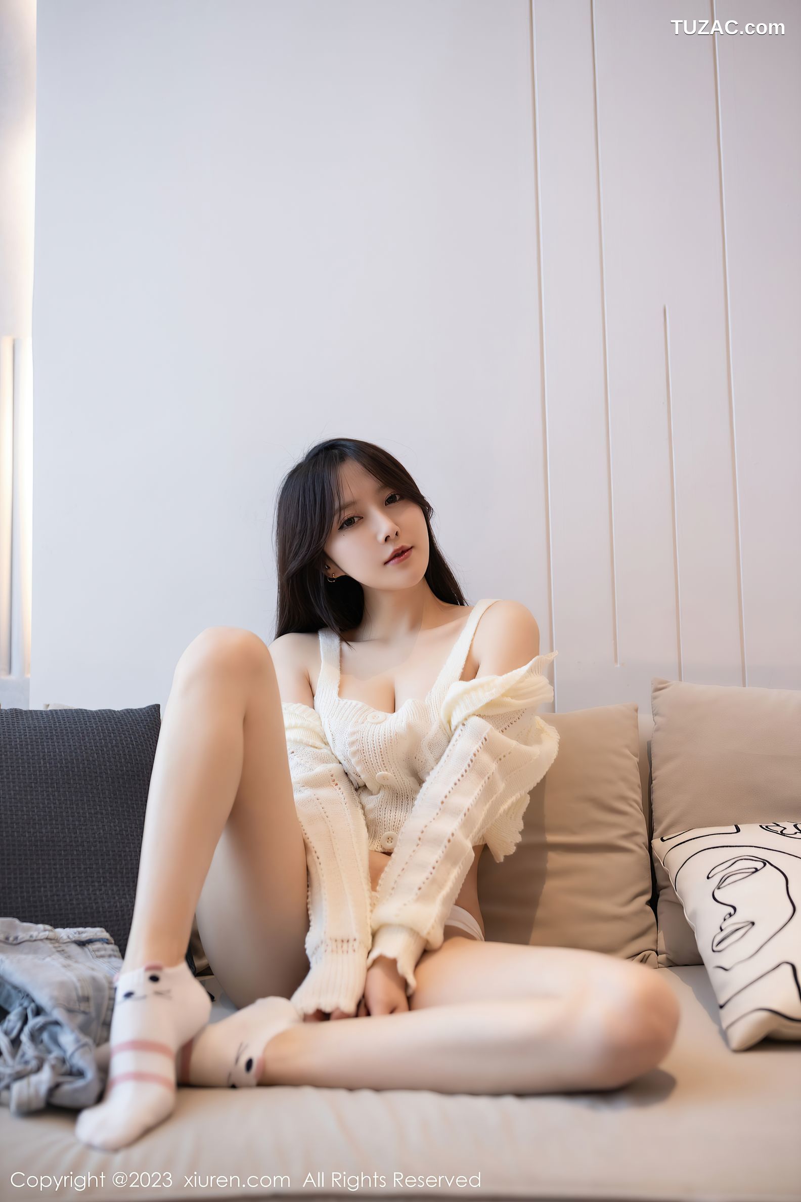 XiuRen秀人网-6216-鱼子酱-白上衣牛仔短裤