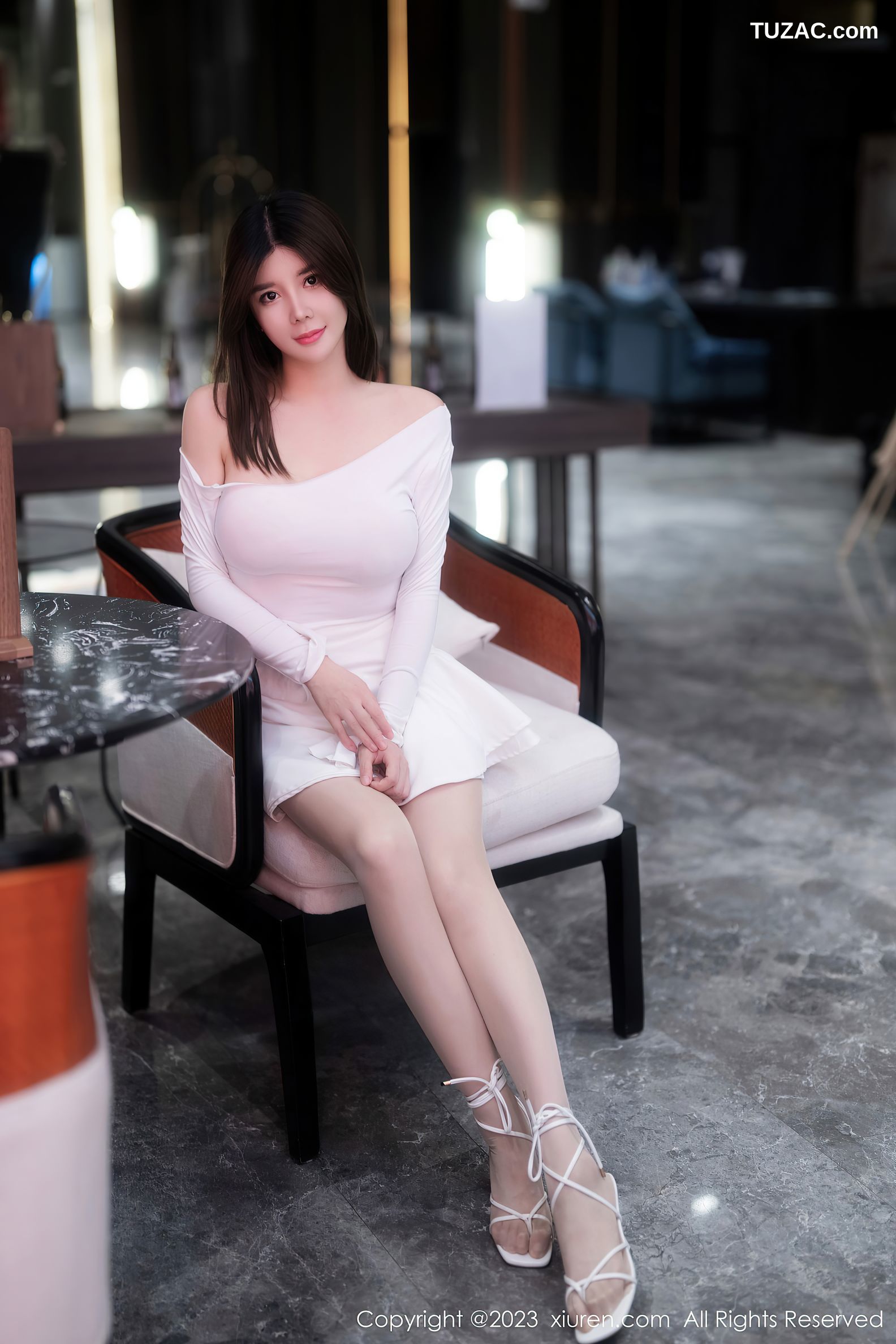 XiuRen秀人网-6218-周jojobaby-露肩白裙超薄肉丝