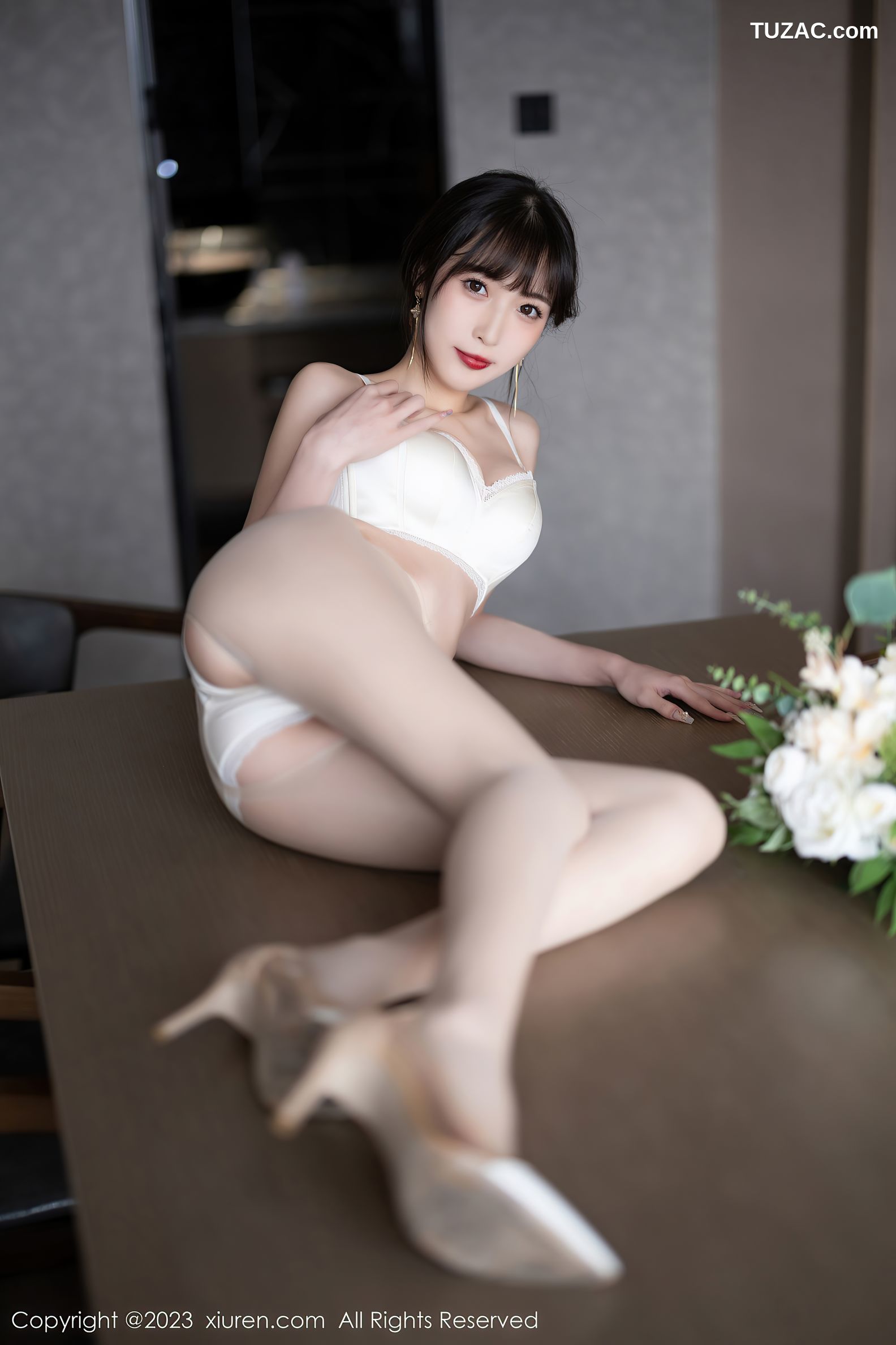 XiuRen秀人网-6236-林星阑-咖啡色连衣裙白色蕾丝内衣肉丝