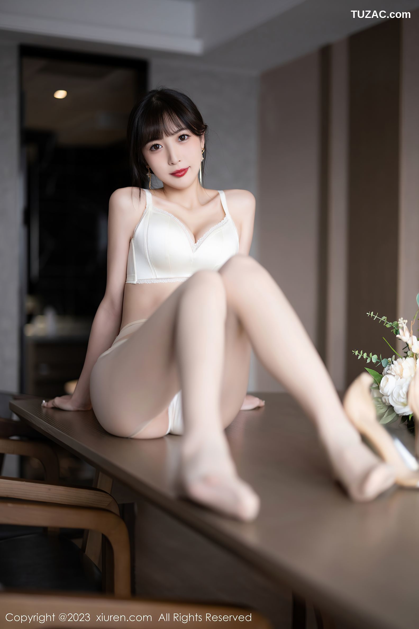 XiuRen秀人网-6236-林星阑-咖啡色连衣裙白色蕾丝内衣肉丝