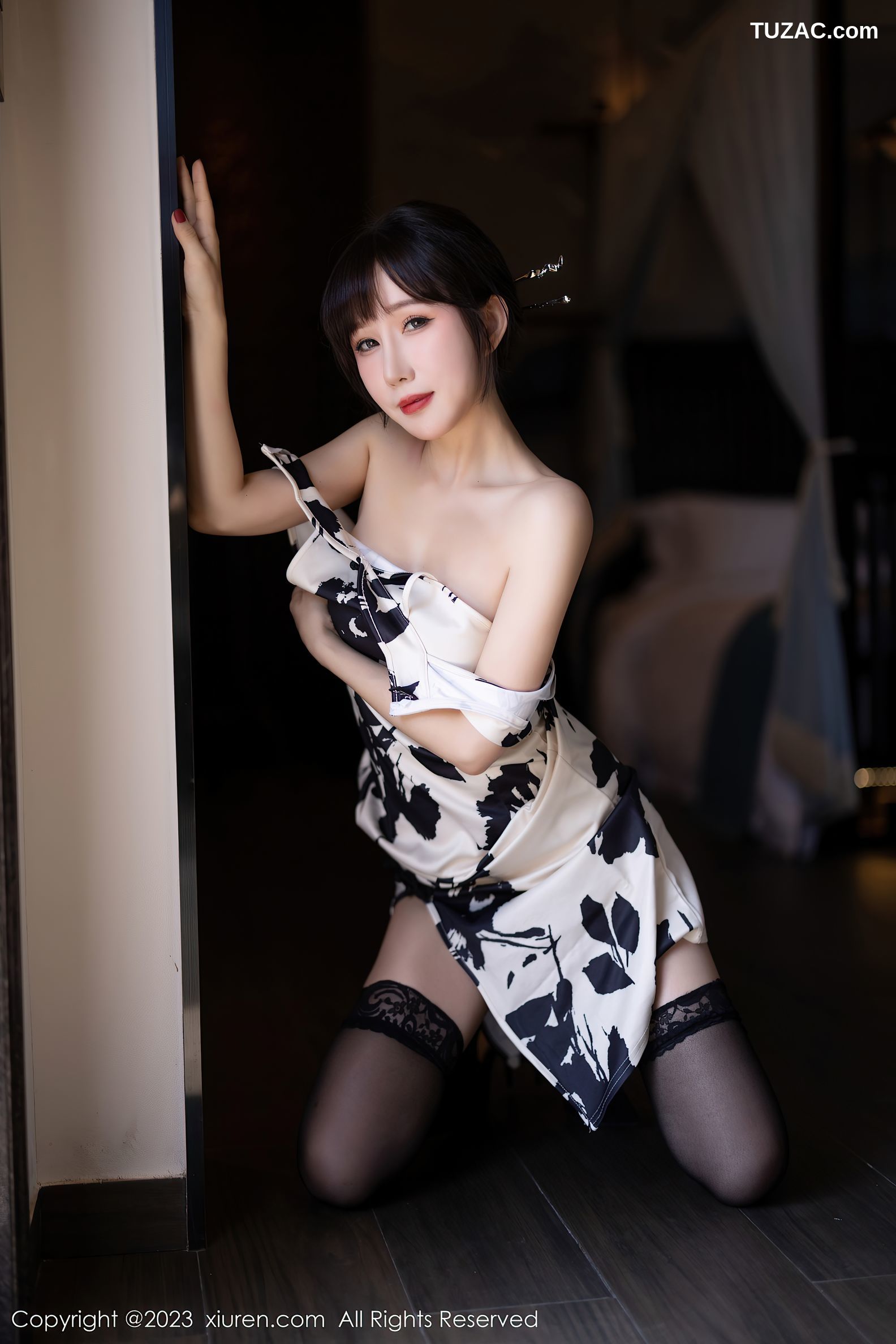 XiuRen秀人网-6241-波巧酱-白色印花旗袍黑色蕾丝