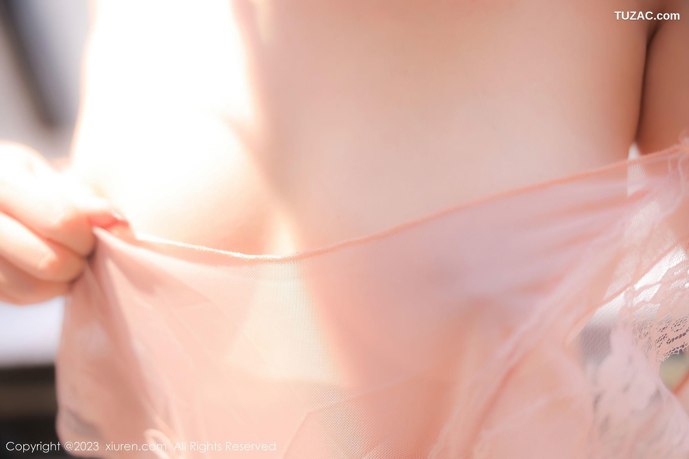 XiuRen秀人网-6243-江真真-浴室场景淡粉色蕾丝情趣服