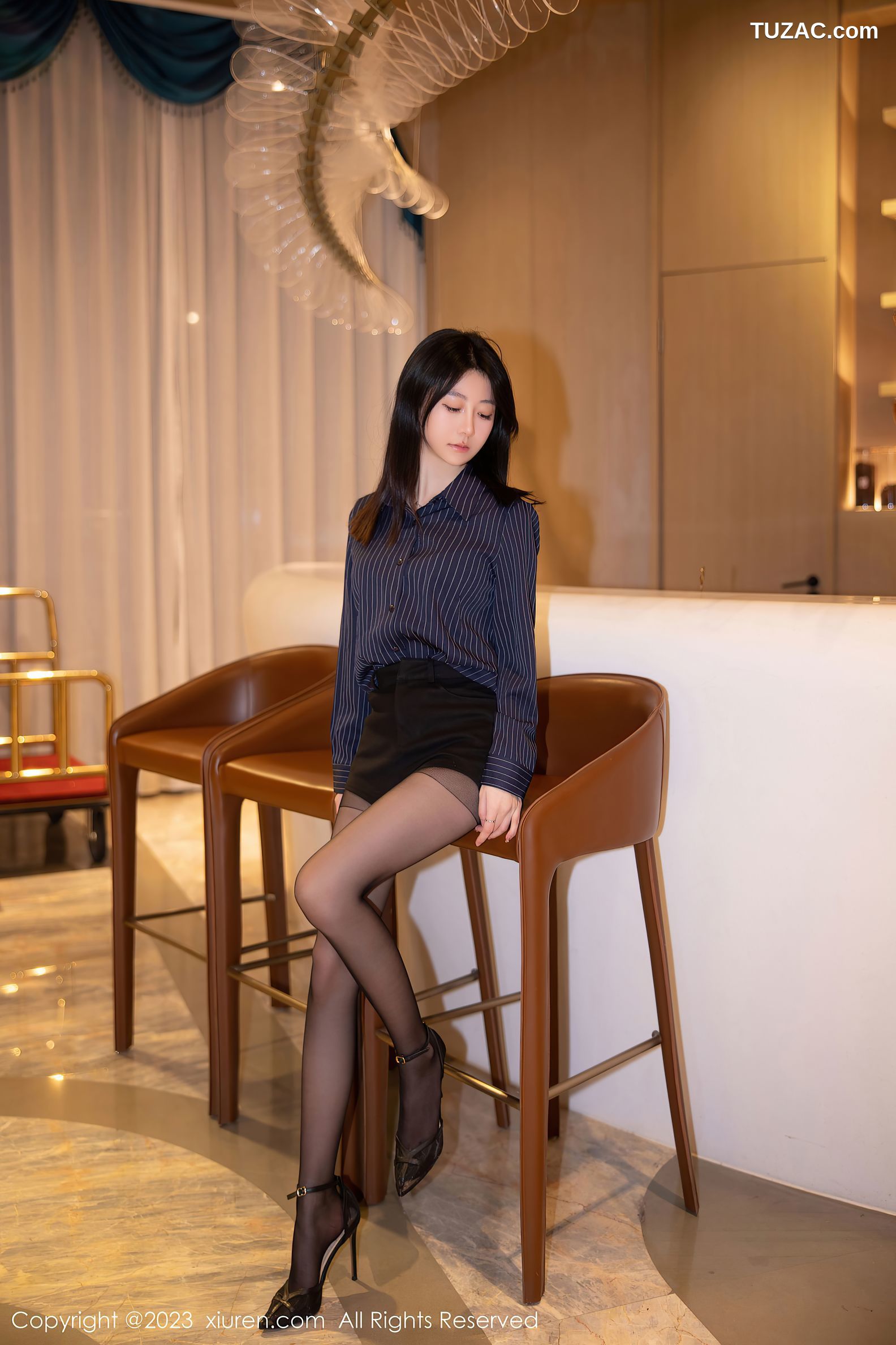 XiuRen秀人网-6246-谢小蒽-宾馆性感OL装扮黑色蕾丝内衣