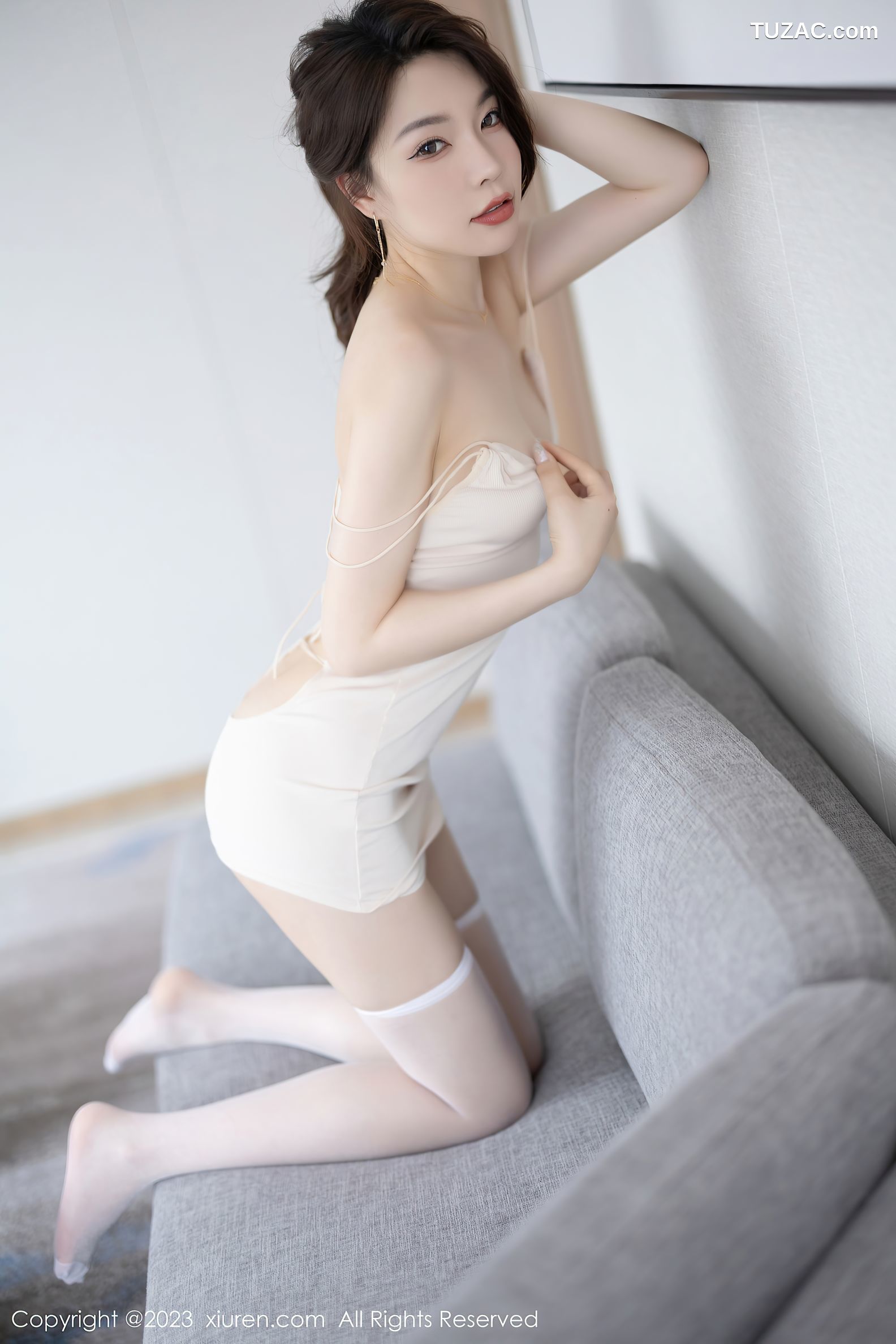 XiuRen秀人网-6257-徐莉芝Booty-浅色外衣白色轻透上衣-2023.02.13