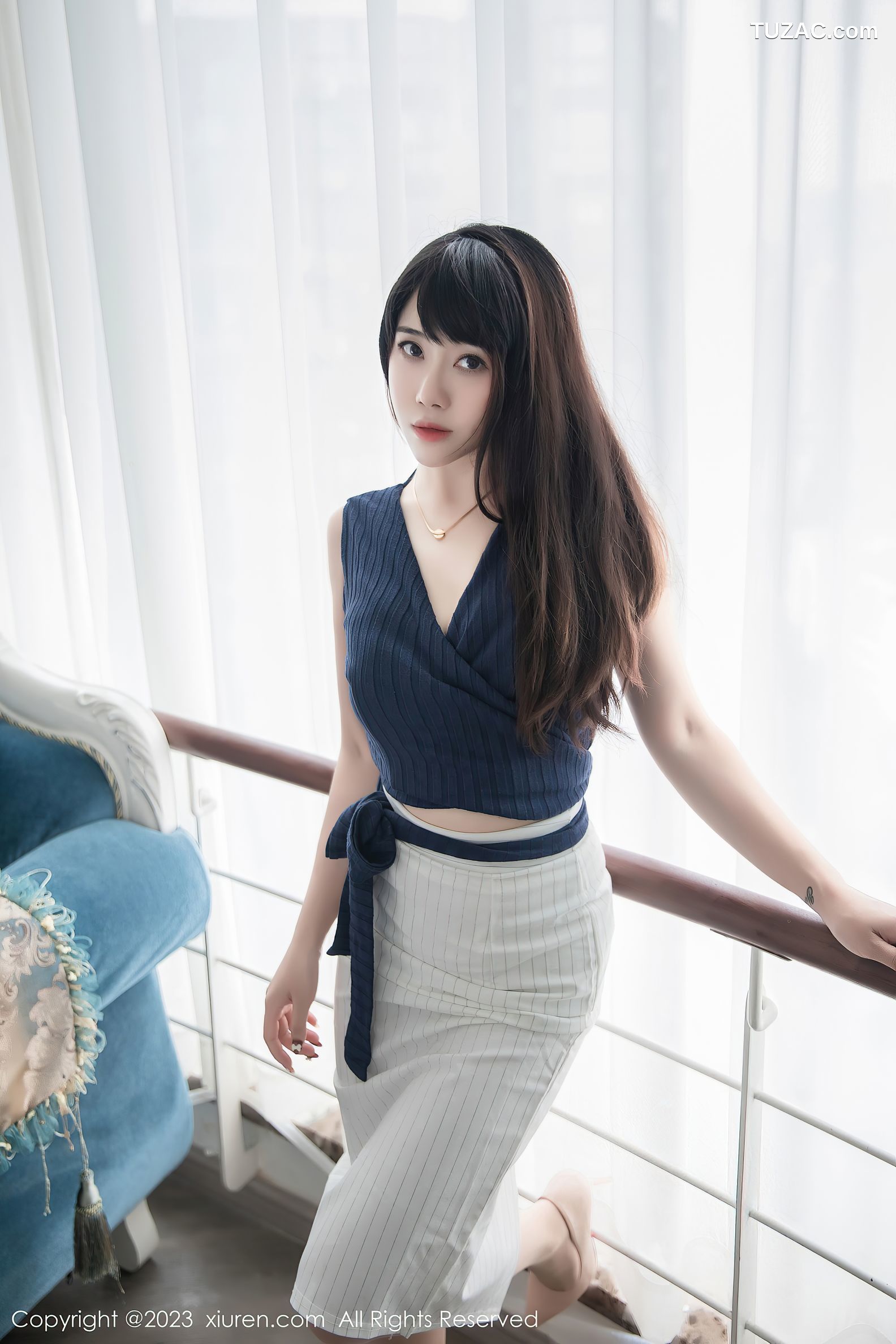 XiuRen秀人网-6272-严利娅Yuliya-蓝色上衣白短裙蓝色内衣超薄肉丝-2023.02.16