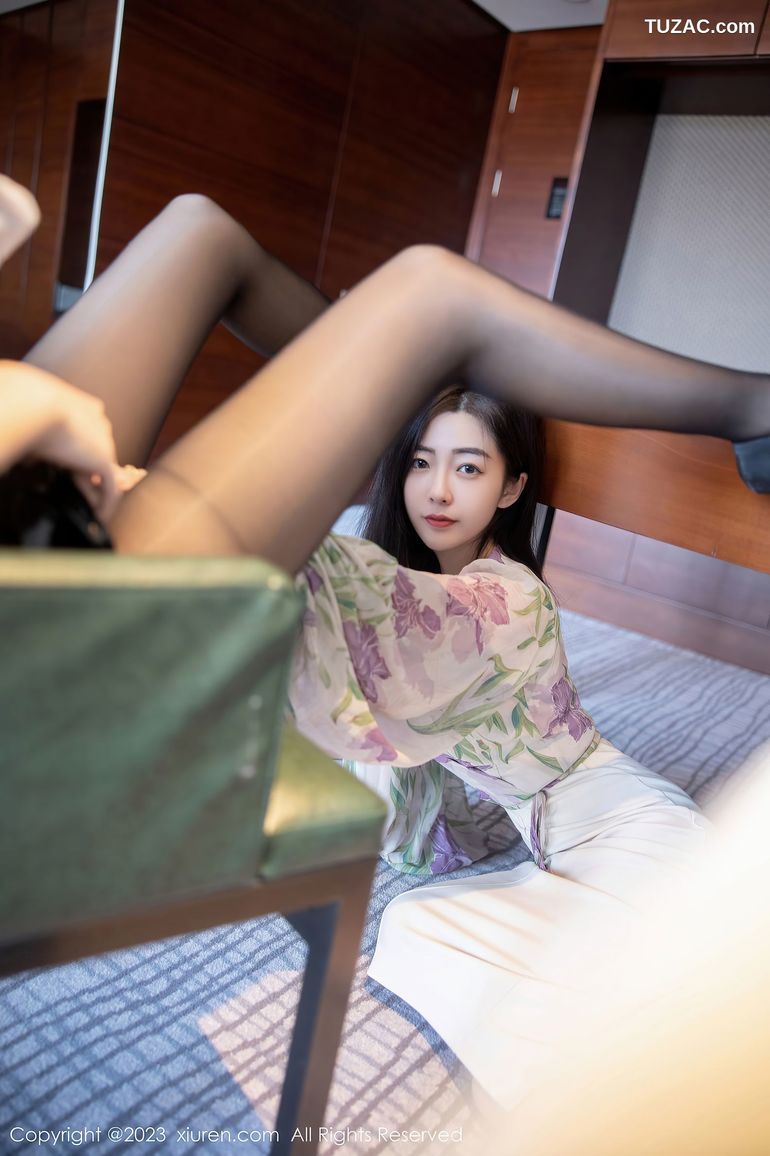 XiuRen秀人网-6279-星子柒kiki-组合拍摄白色内衣原色丝袜-2023.02.17