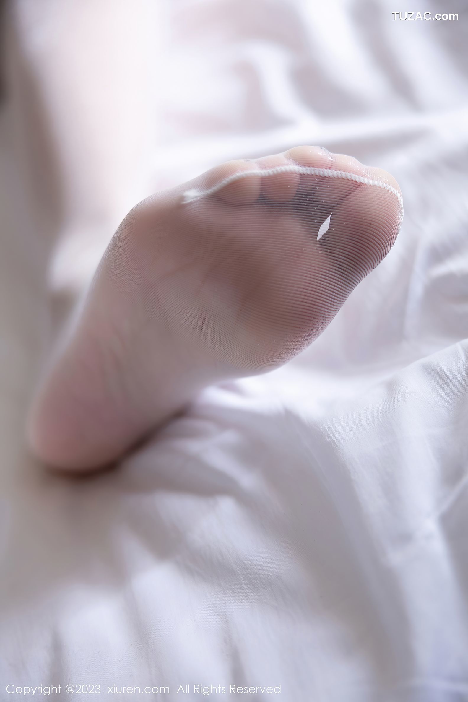 XiuRen秀人网-6284-王馨瑶Yanni-白色蕾丝内衣白丝吊带袜-2023.02.17