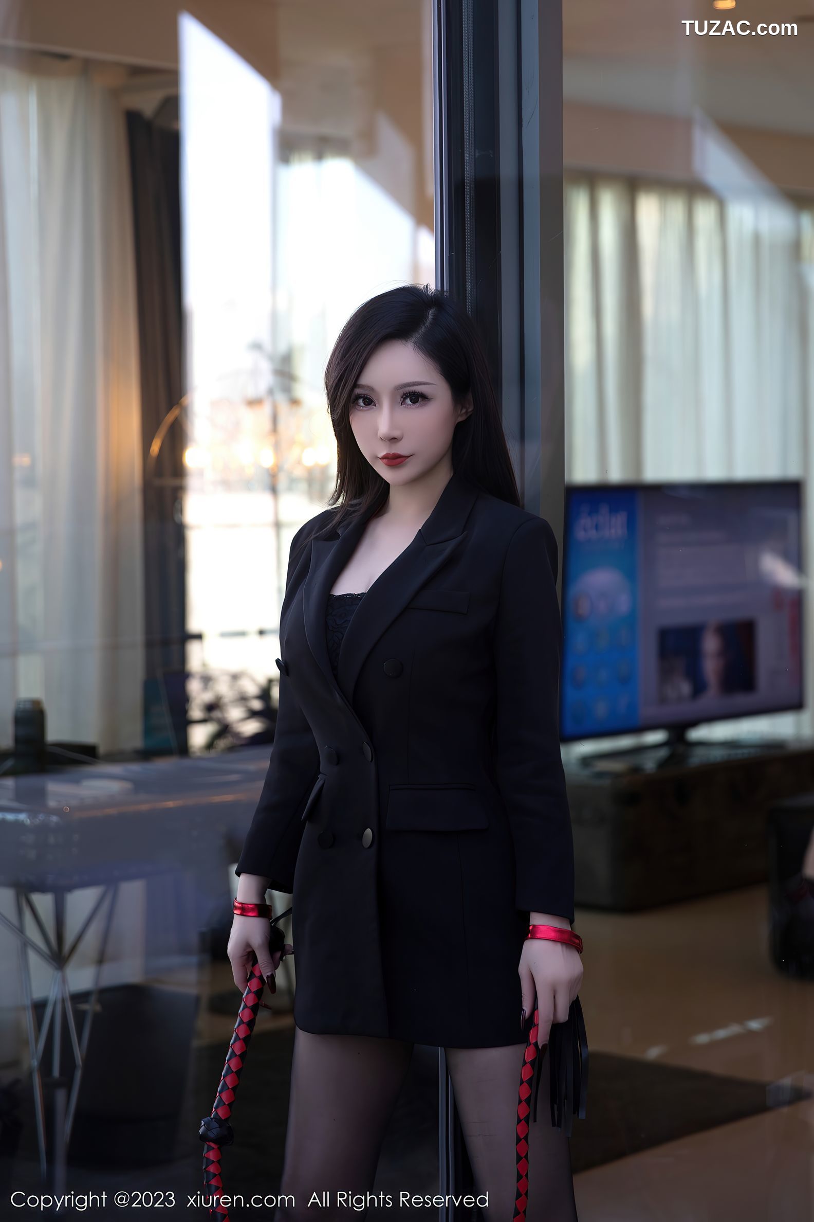 XiuRen秀人网-6294-大琪琪Emily-黑色外衣红色情趣内衣-2023.02.21