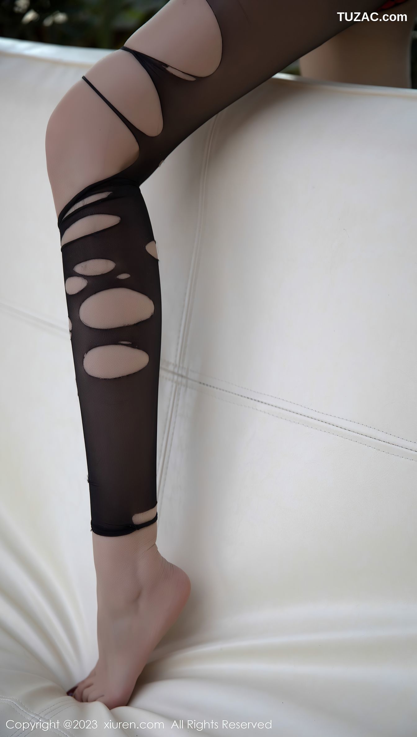 XiuRen秀人网-6294-大琪琪Emily-黑色外衣红色情趣内衣-2023.02.21