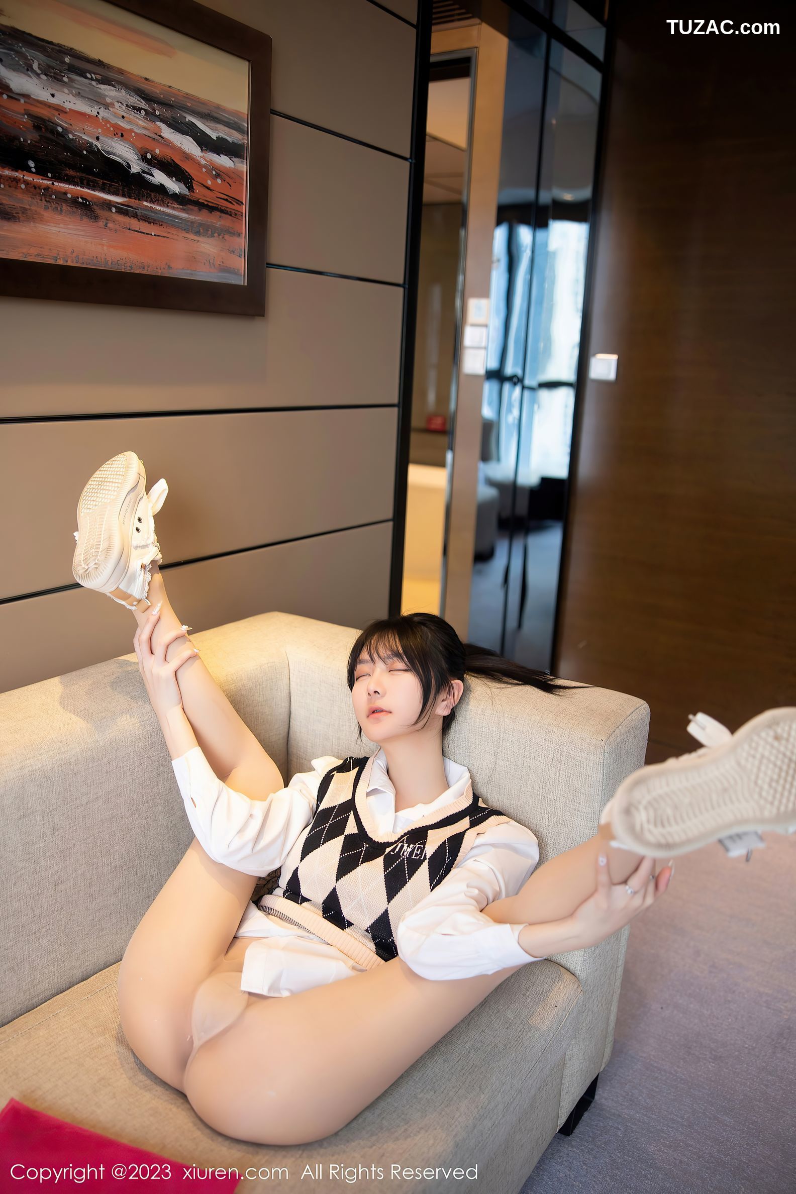 XiuRen秀人网-6329-谢小蒽-粉色蕾丝内衣超薄肉丝-2023.02.27