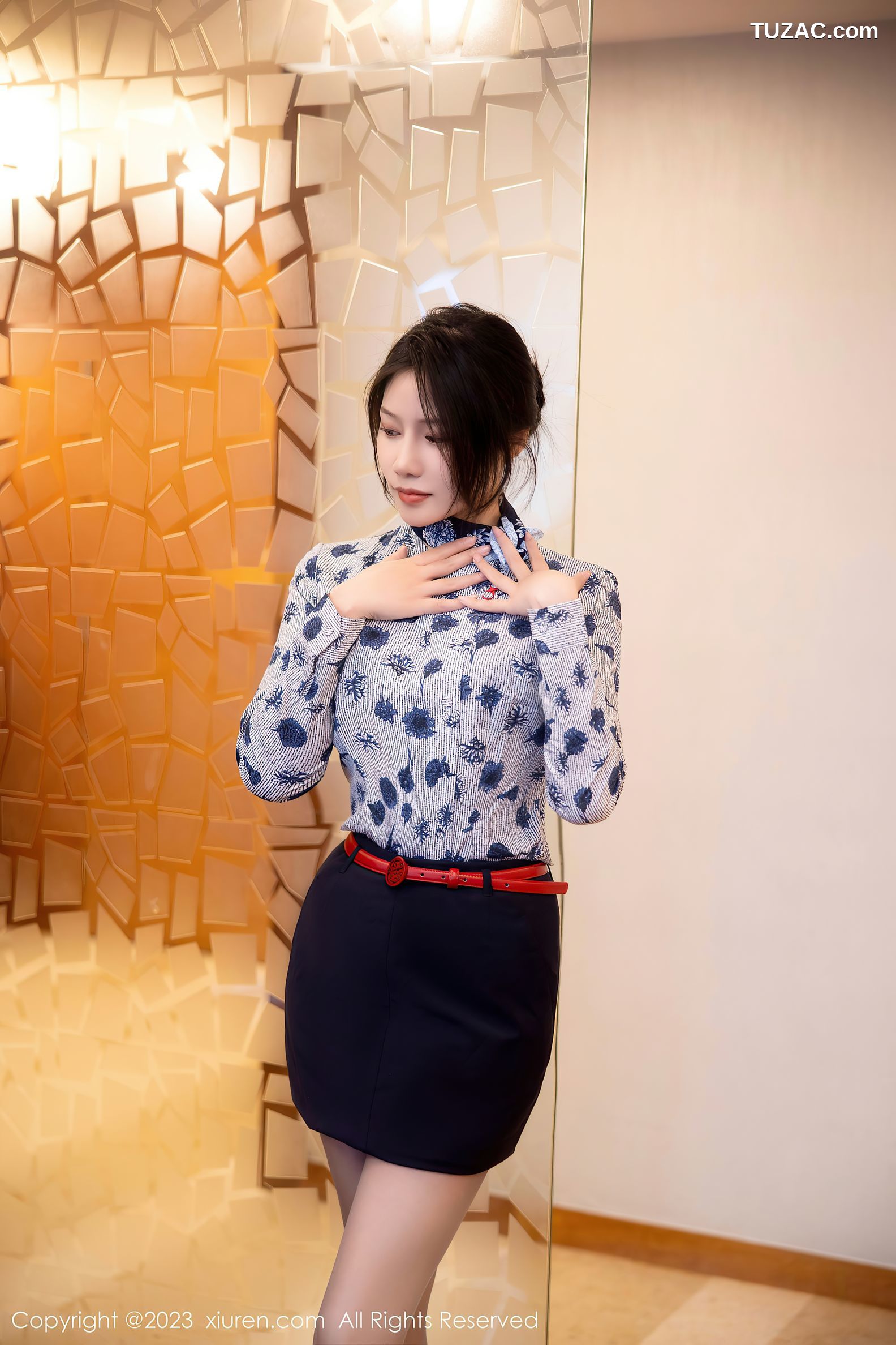 XiuRen秀人网-6338-王楚璇-空姐制服黑色蕾丝内衣超薄灰丝-2023.03.01