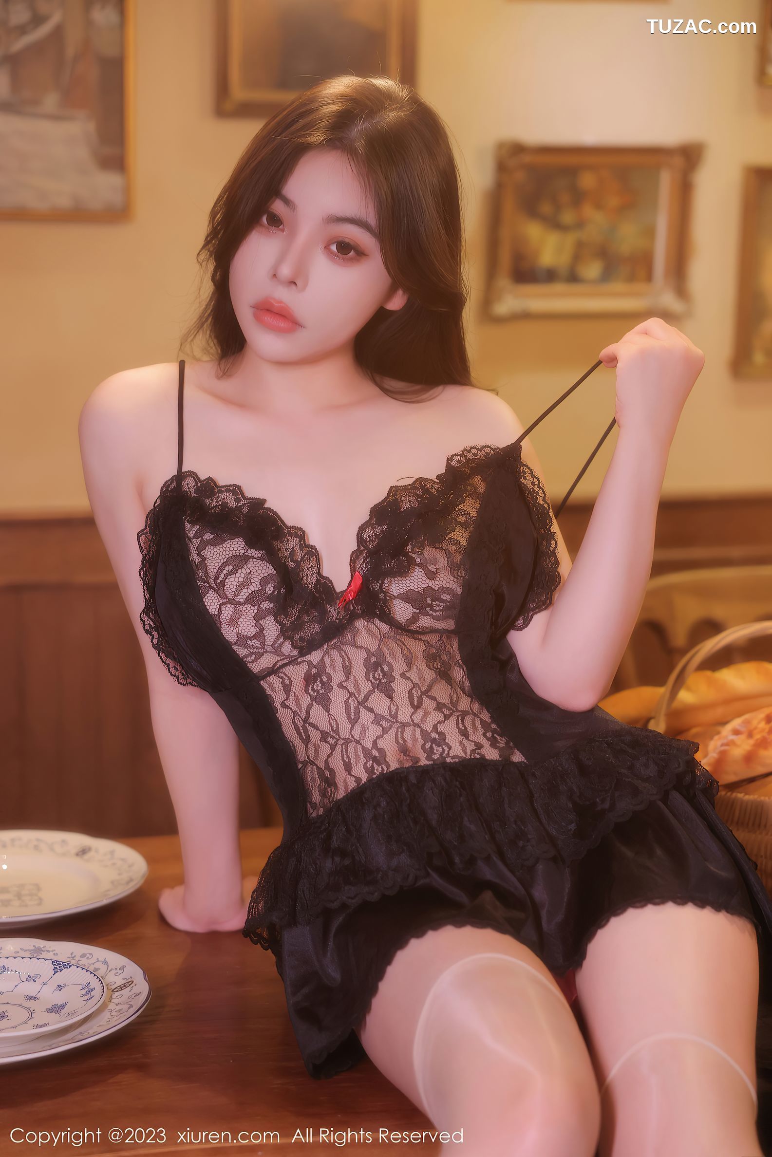 XiuRen秀人网-6339-Aami喵小狐-黑色蕾丝情趣睡裙-2023.03.01