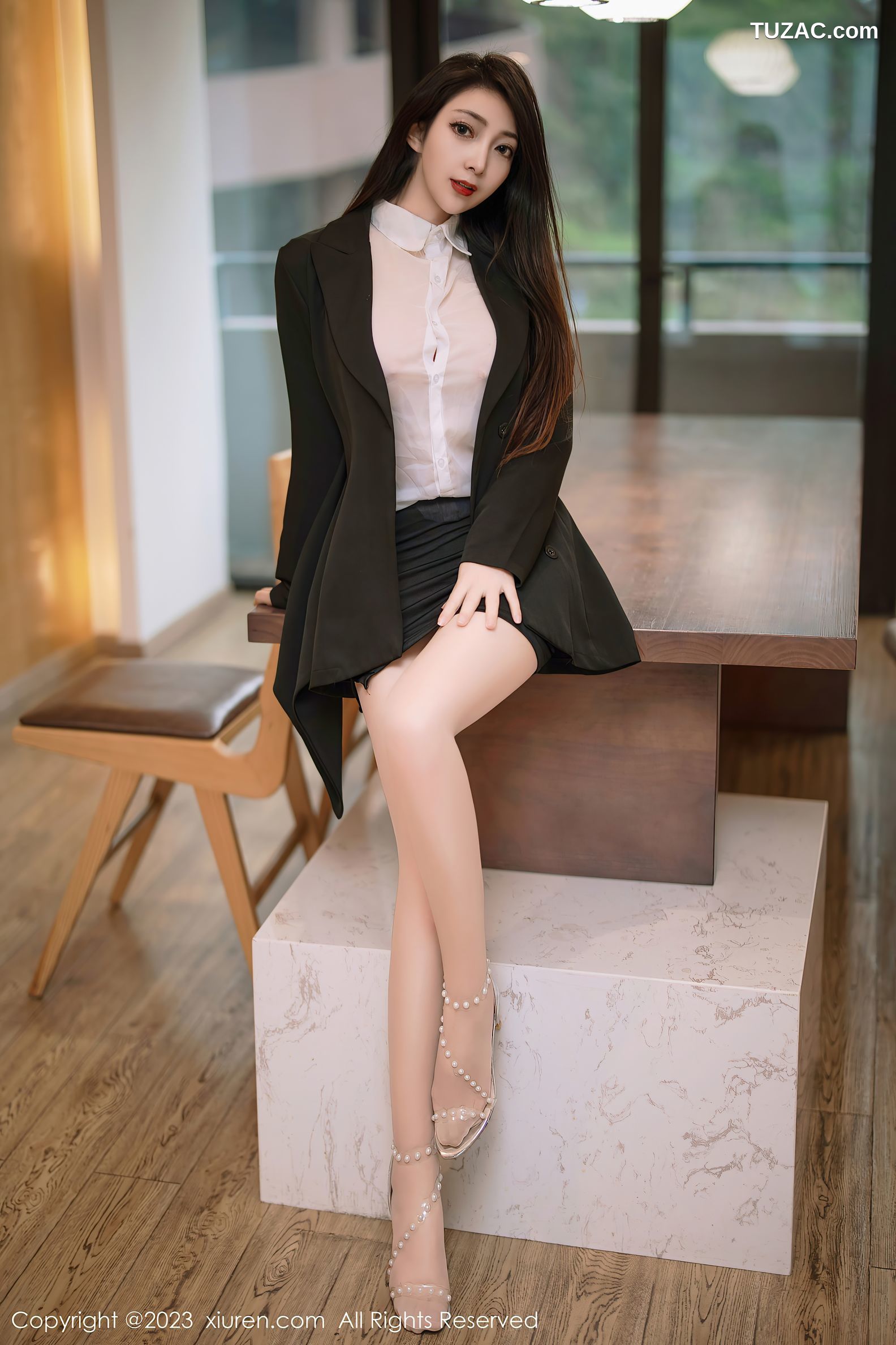 XiuRen秀人网-6341-娇喘JC-薄透白T黑色短裙超薄肉丝-2023.03.01