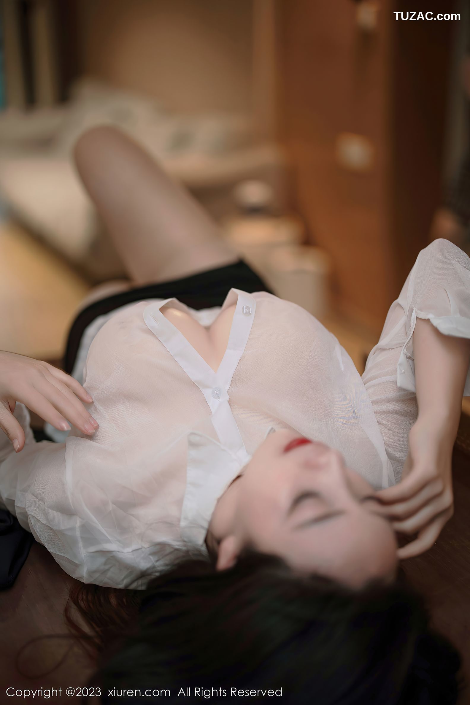 XiuRen秀人网-6341-娇喘JC-薄透白T黑色短裙超薄肉丝-2023.03.01