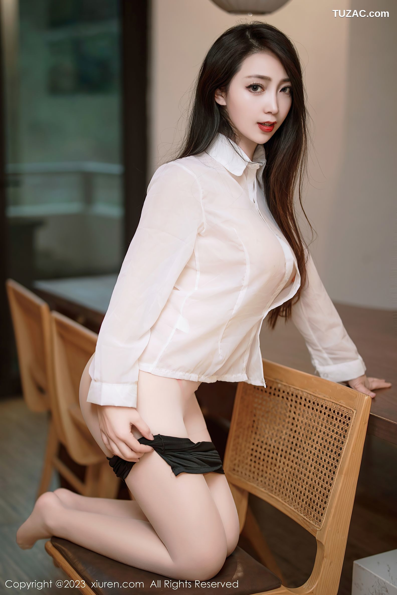 XiuRen秀人网-6341-娇喘JC-薄透白T黑色短裙超薄肉丝-2023.03.01