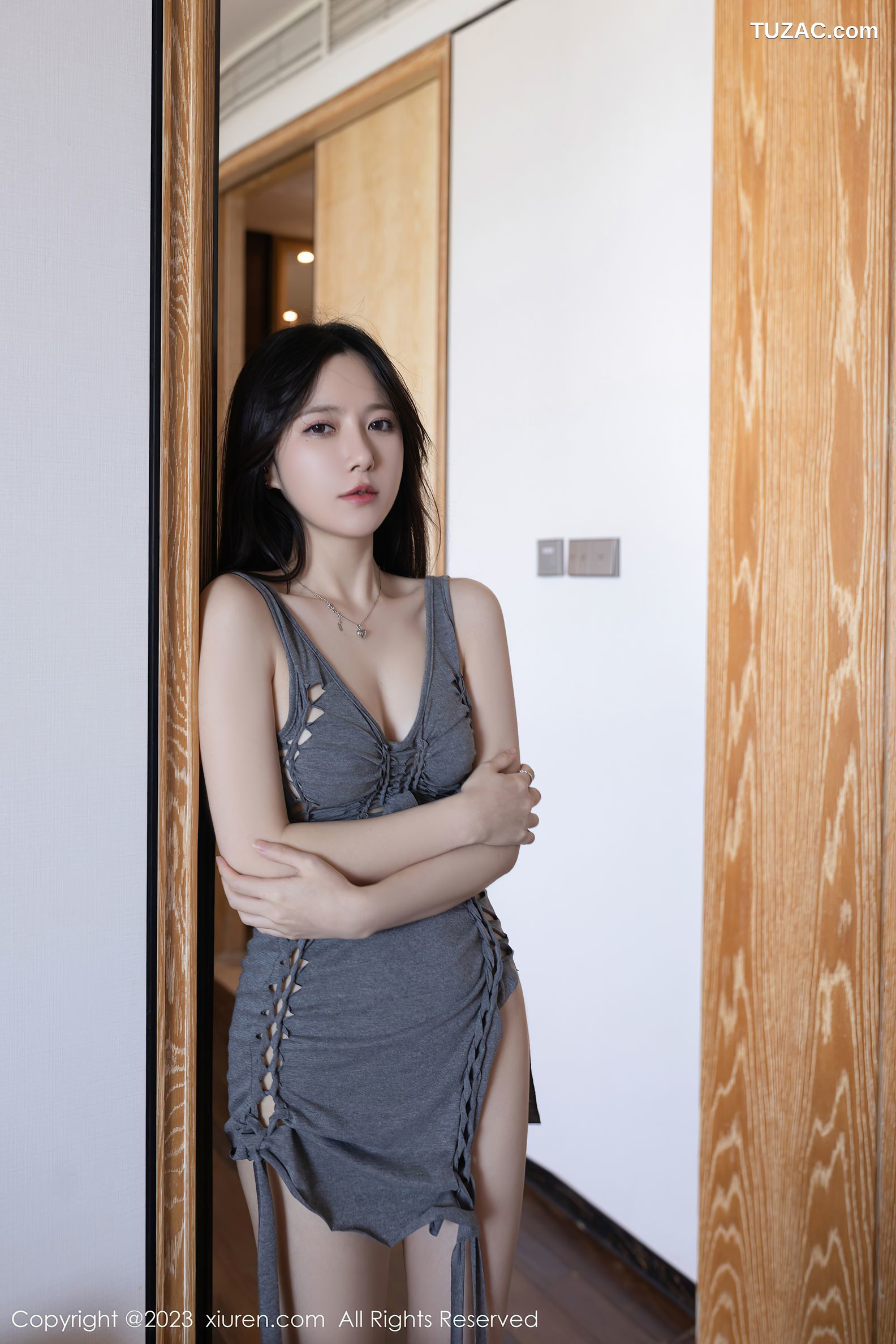 XiuRen秀人网-6361-鱼子酱Fish-灰色地带主题灰色连衣短裙-2023.03.03