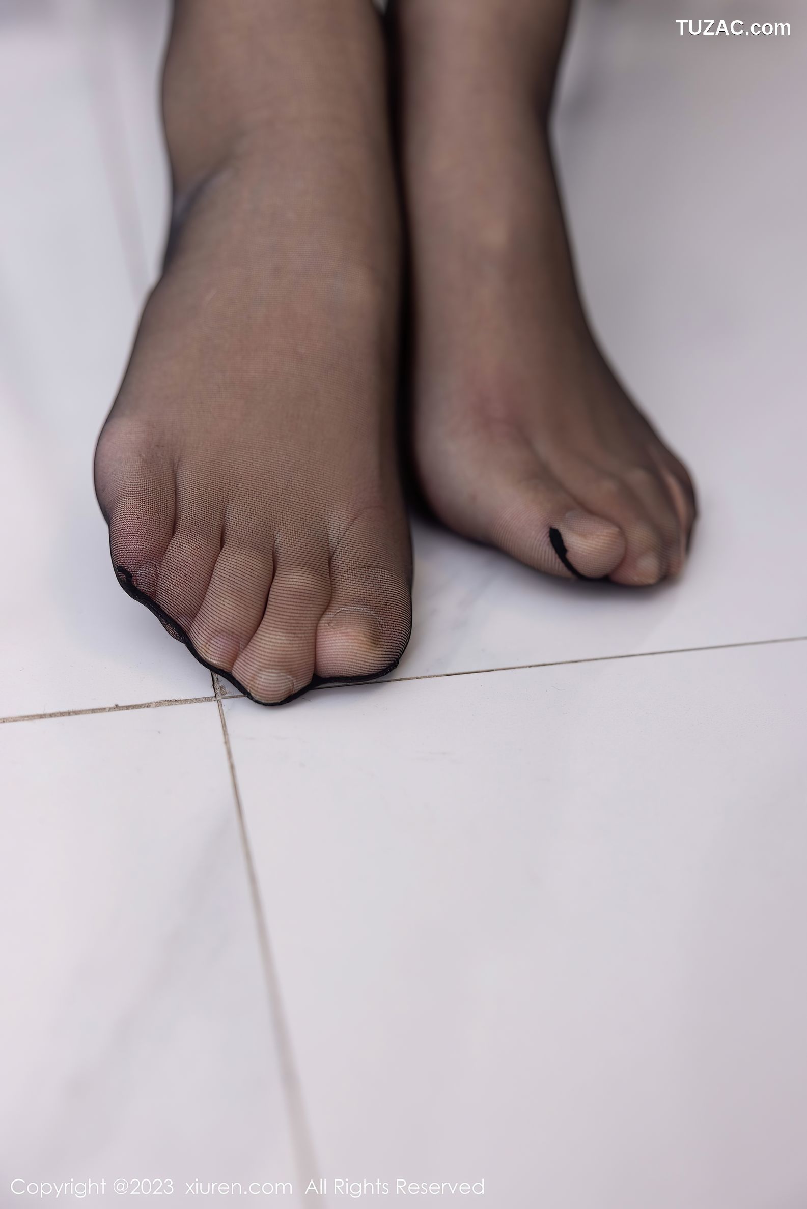 XiuRen秀人网-6374-可樂Vicky-蓝紫色吊带短裙超薄黑丝-2023.03.07