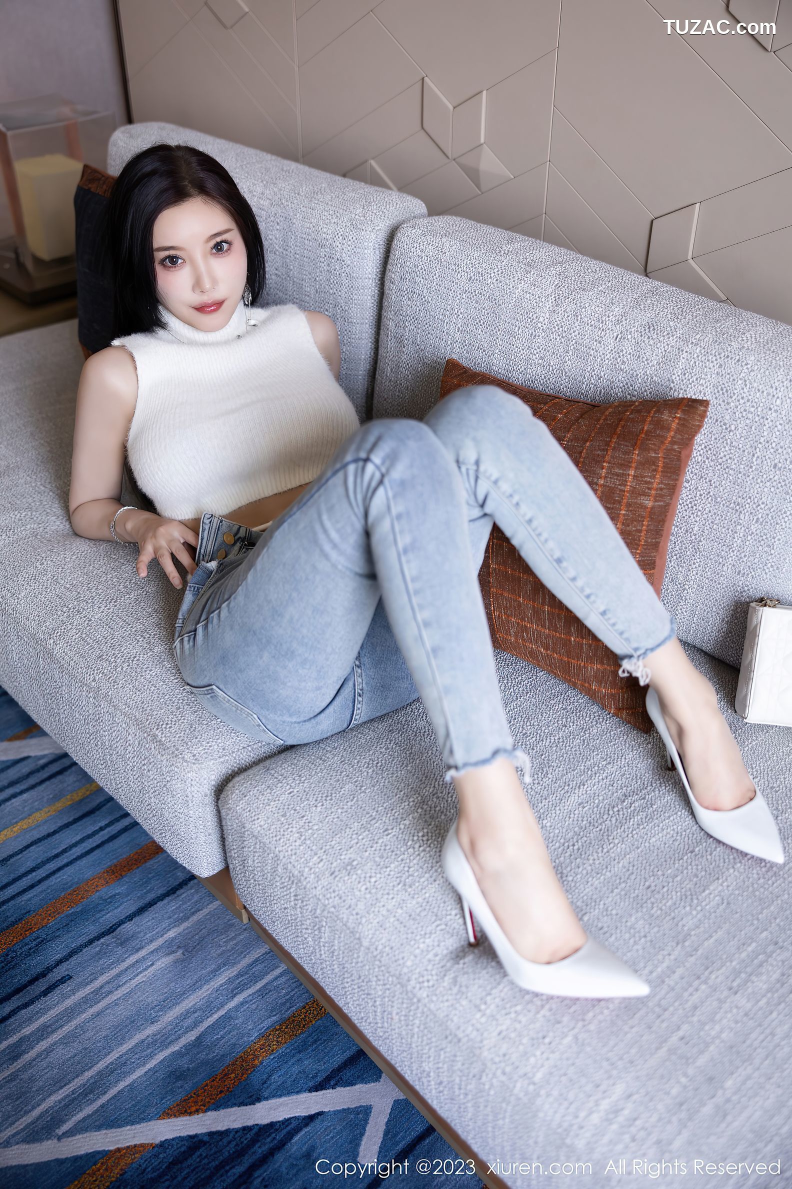 XiuRen秀人网-6377-杨晨晨Yome-白色短款上衣牛仔裤-2023.03.07