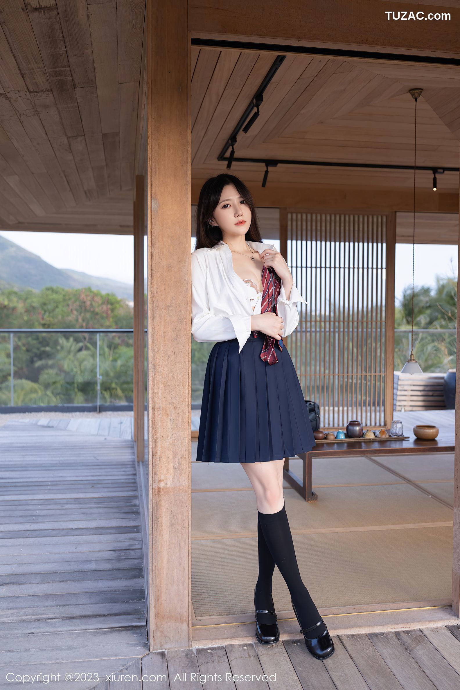 XiuRen秀人网-6400-鱼子酱Fish-性感学妹装扮白T深蓝短裙-2023.03.10