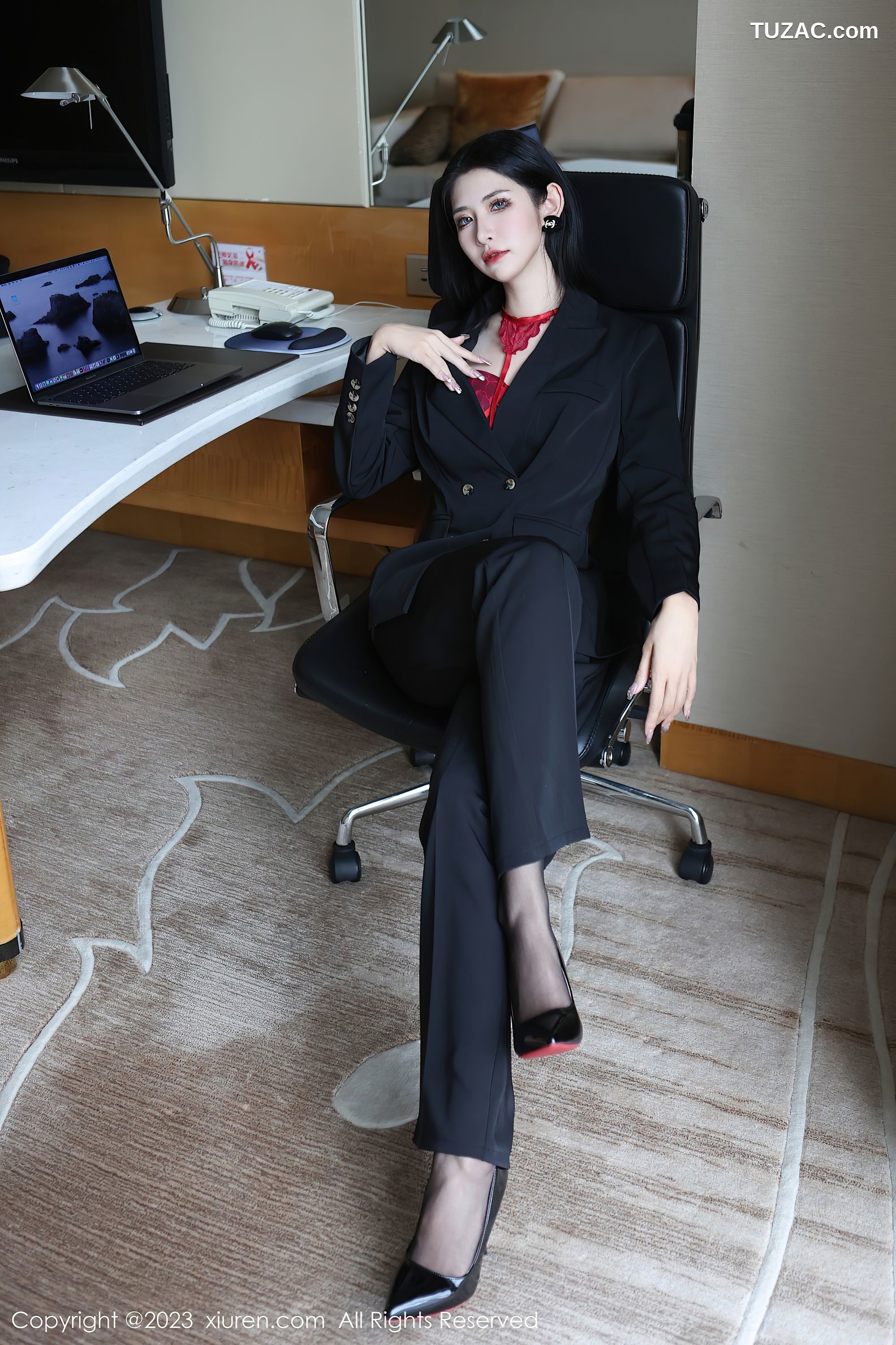XiuRen秀人网-6402-依娜Yina-深色西服红色蕾丝内衣-2023.03.13