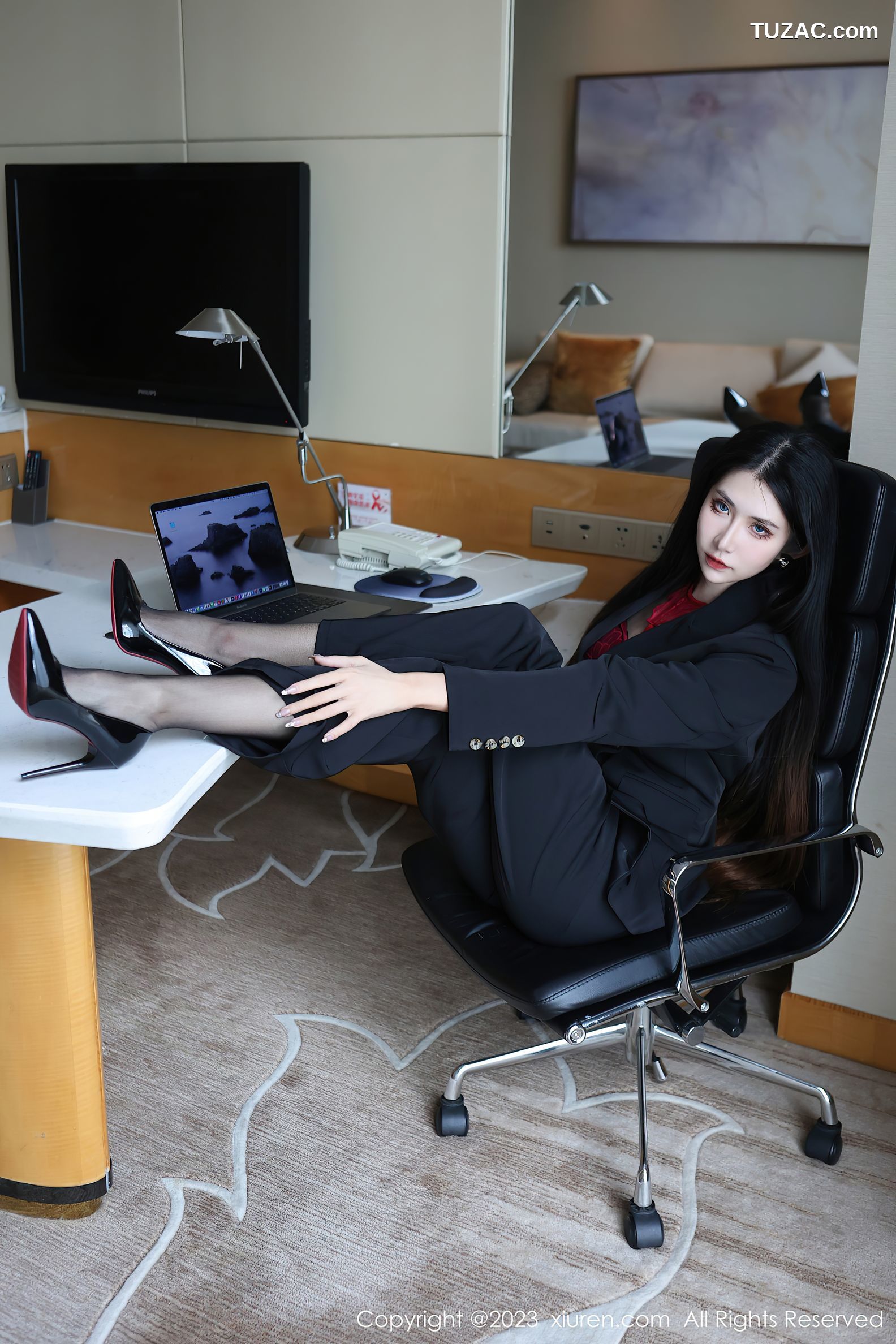 XiuRen秀人网-6402-依娜Yina-深色西服红色蕾丝内衣-2023.03.13