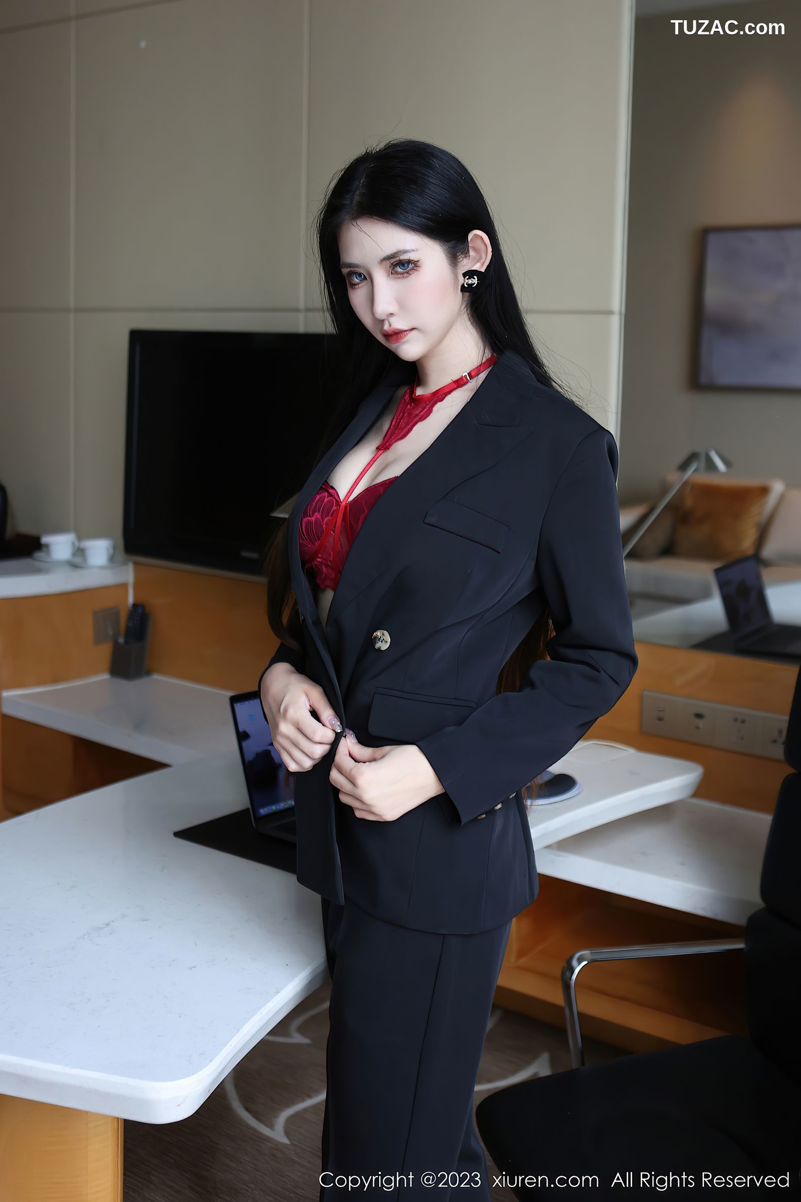 XiuRen秀人网-6402-依娜Yina-深色西服红色蕾丝内衣-2023.03.13