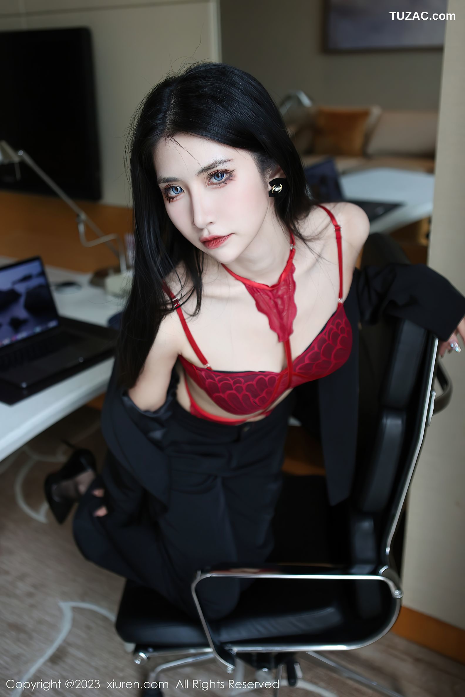 XiuRen秀人网-6402-依娜Yina-深色西服红色蕾丝内衣-2023.03.13