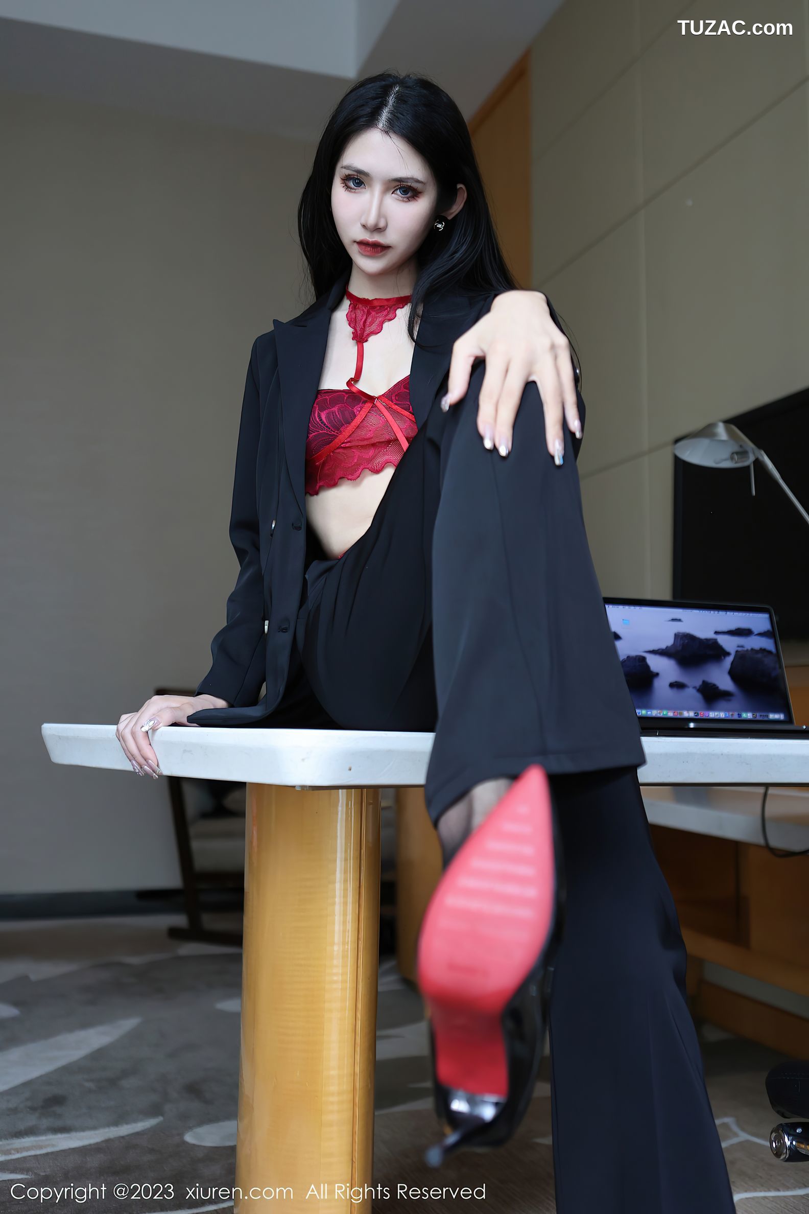 XiuRen秀人网-6402-依娜Yina-深色西服红色蕾丝内衣-2023.03.13