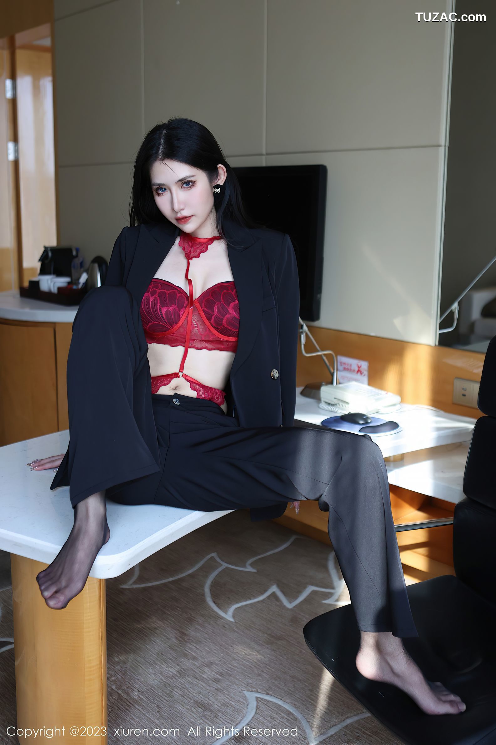 XiuRen秀人网-6402-依娜Yina-深色西服红色蕾丝内衣-2023.03.13