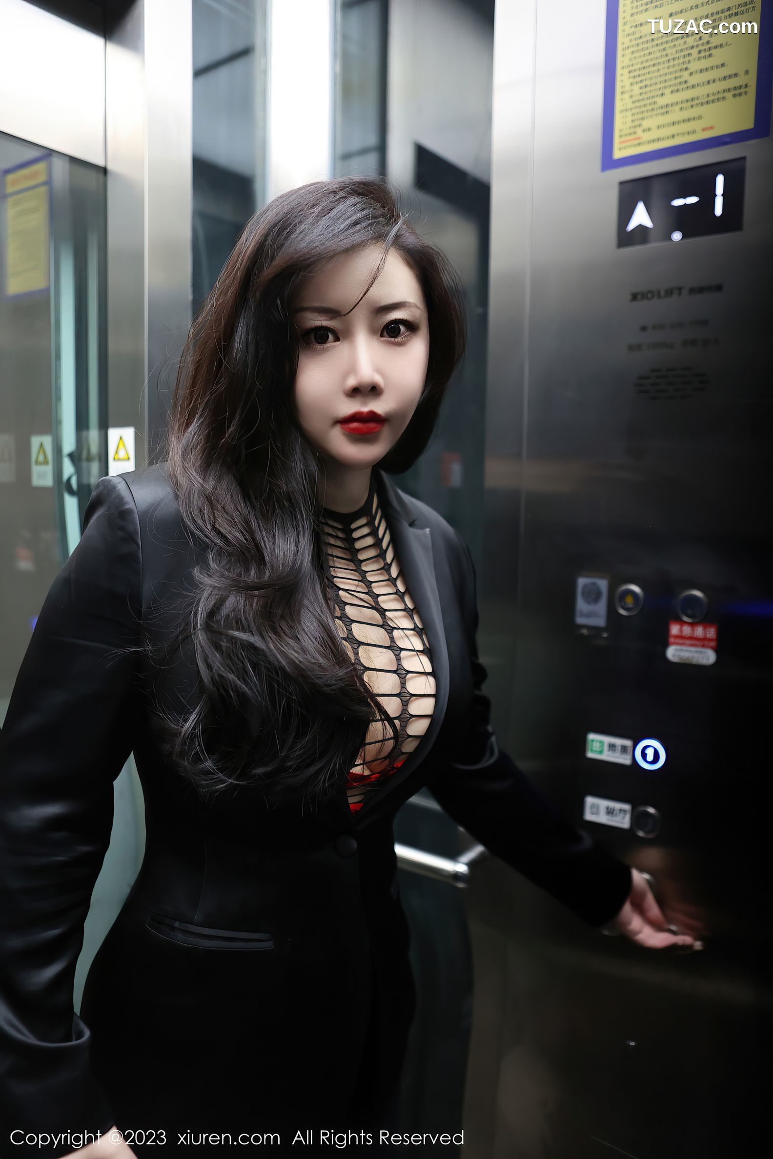 XiuRen秀人网-6421-王婉悠Queen-浅黑色OL服红色情趣内衣-2023.03.16