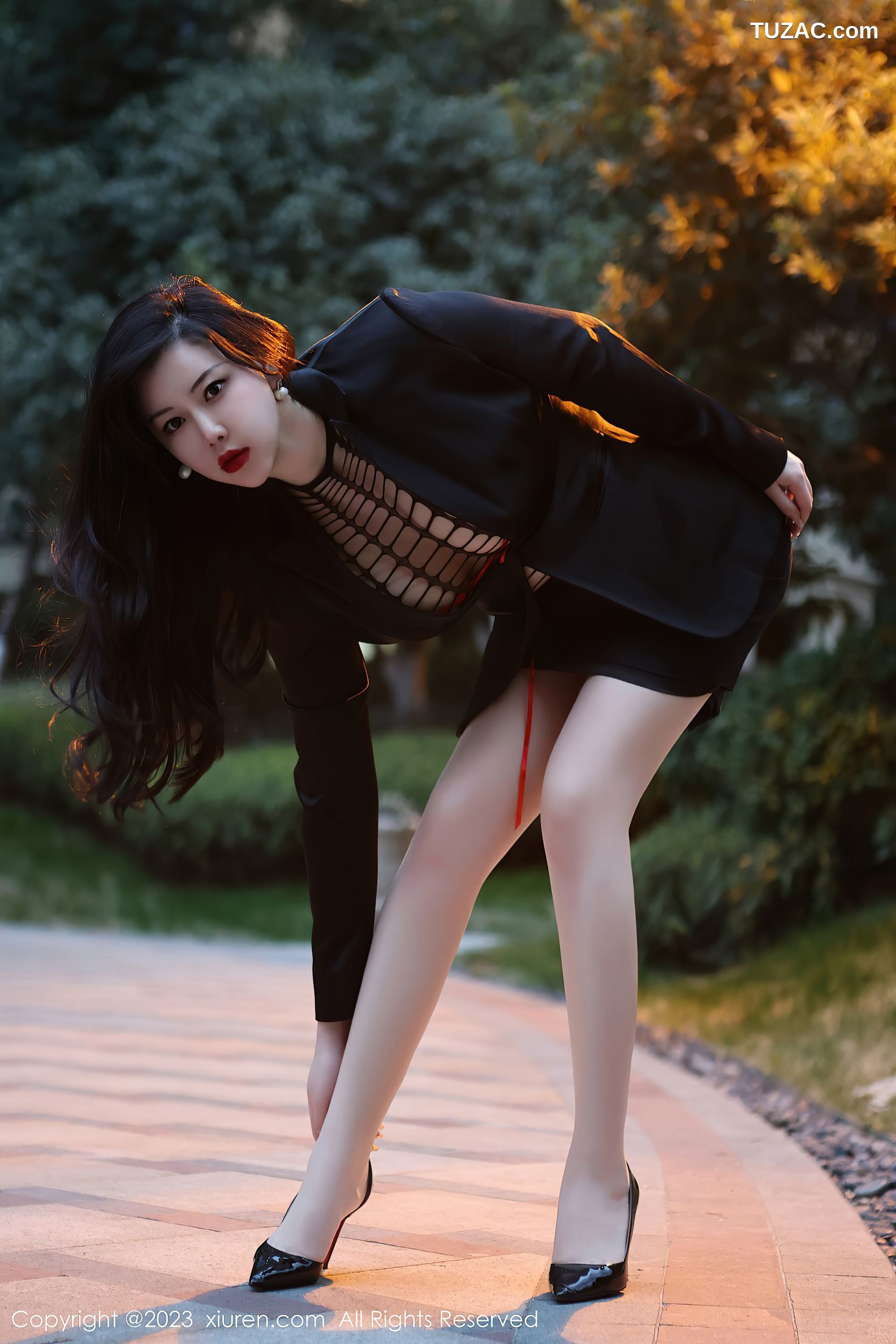 XiuRen秀人网-6421-王婉悠Queen-浅黑色OL服红色情趣内衣-2023.03.16