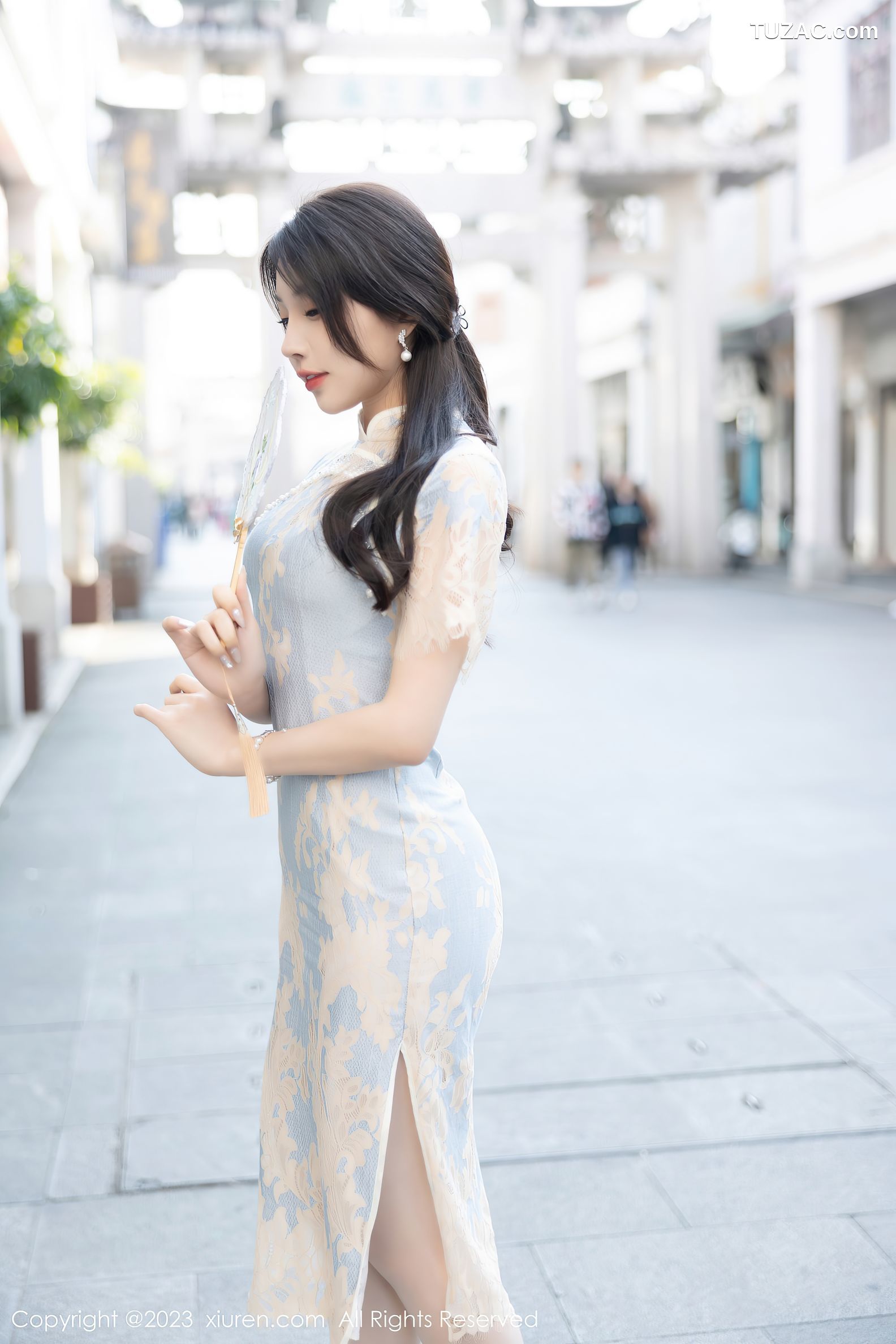 XiuRen秀人网-6434-徐莉芝Booty-浅色旗袍蓝浅色蕾丝内衣肉丝-2023.03.17