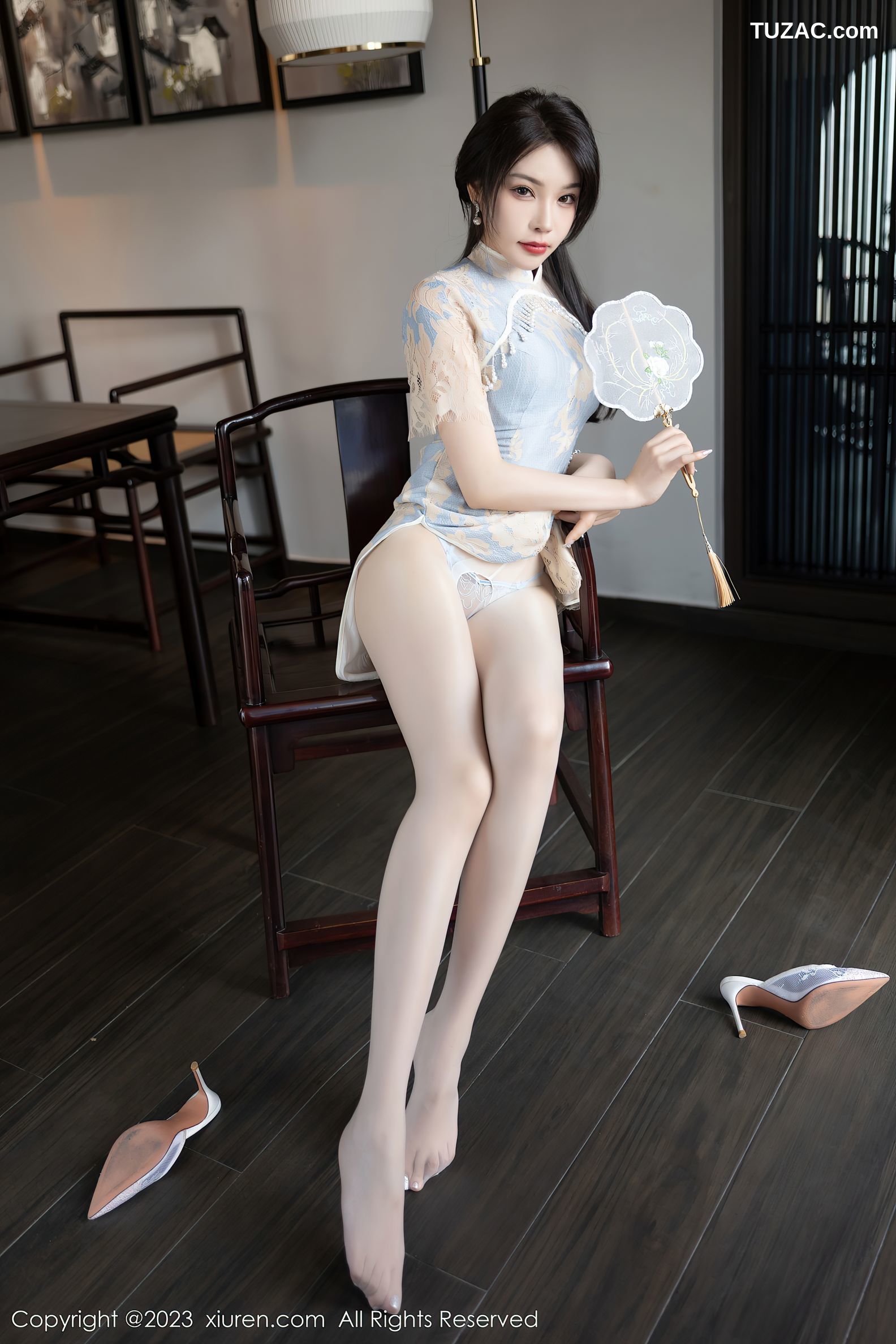 XiuRen秀人网-6434-徐莉芝Booty-浅色旗袍蓝浅色蕾丝内衣肉丝-2023.03.17