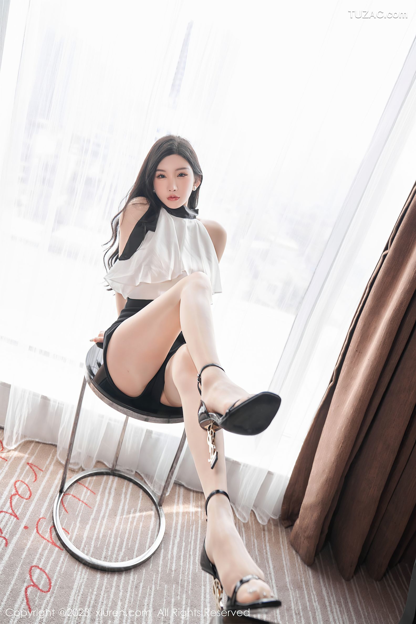 XiuRen秀人网-6435-周于希Sally-澳门旅拍白色薄纱服饰超薄肉丝-2023.03.17