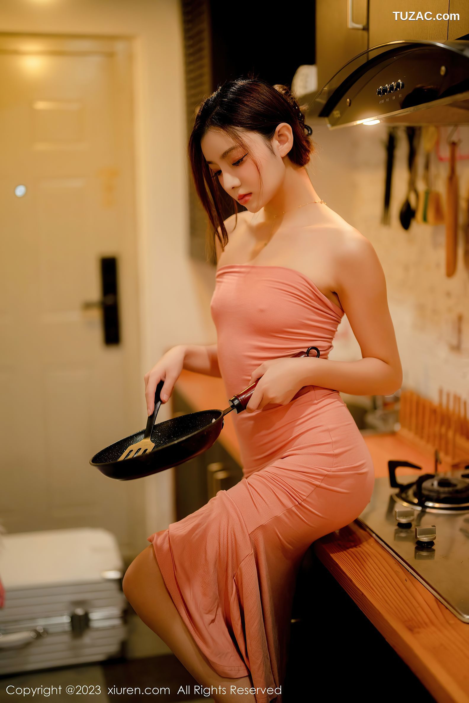 XiuRen秀人网-6437-加朵Babe-粉色露肩连衣裙真空-2023.03.20