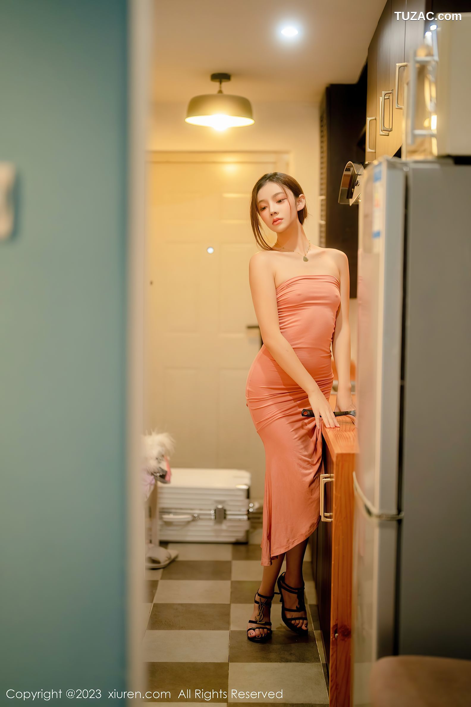 XiuRen秀人网-6437-加朵Babe-粉色露肩连衣裙真空-2023.03.20