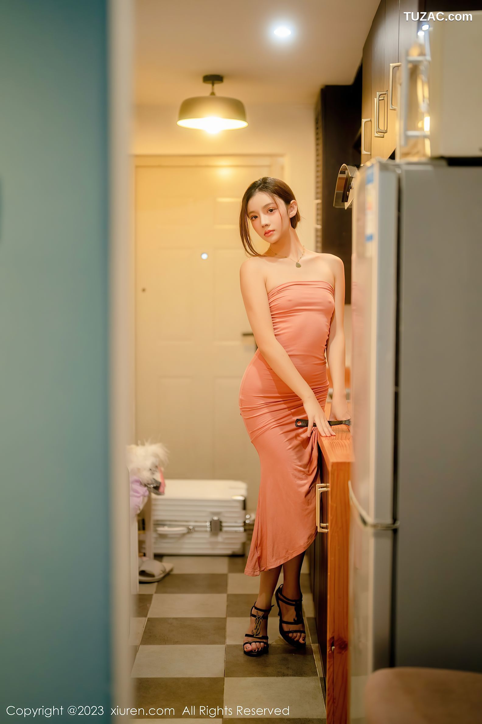 XiuRen秀人网-6437-加朵Babe-粉色露肩连衣裙真空-2023.03.20