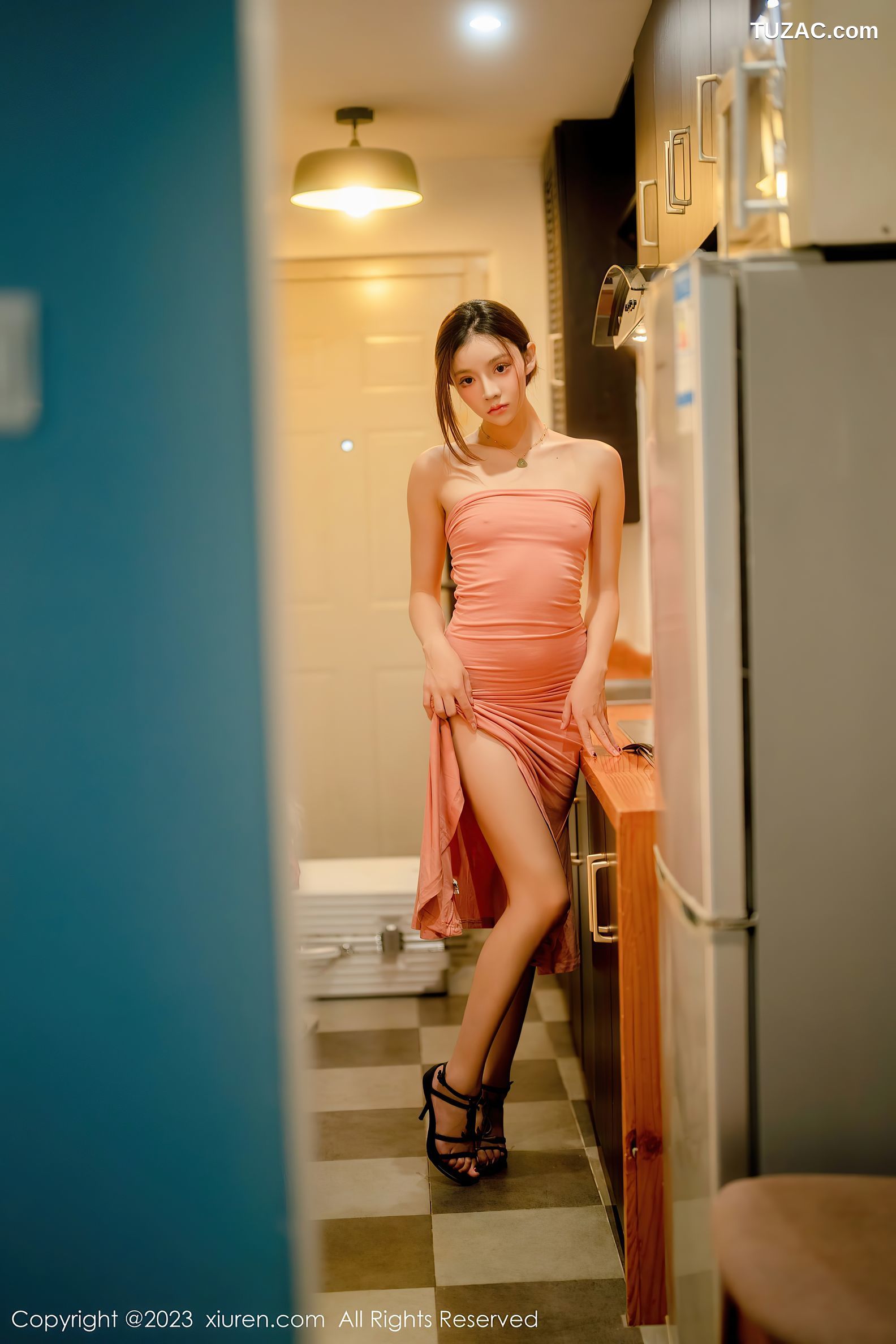 XiuRen秀人网-6437-加朵Babe-粉色露肩连衣裙真空-2023.03.20