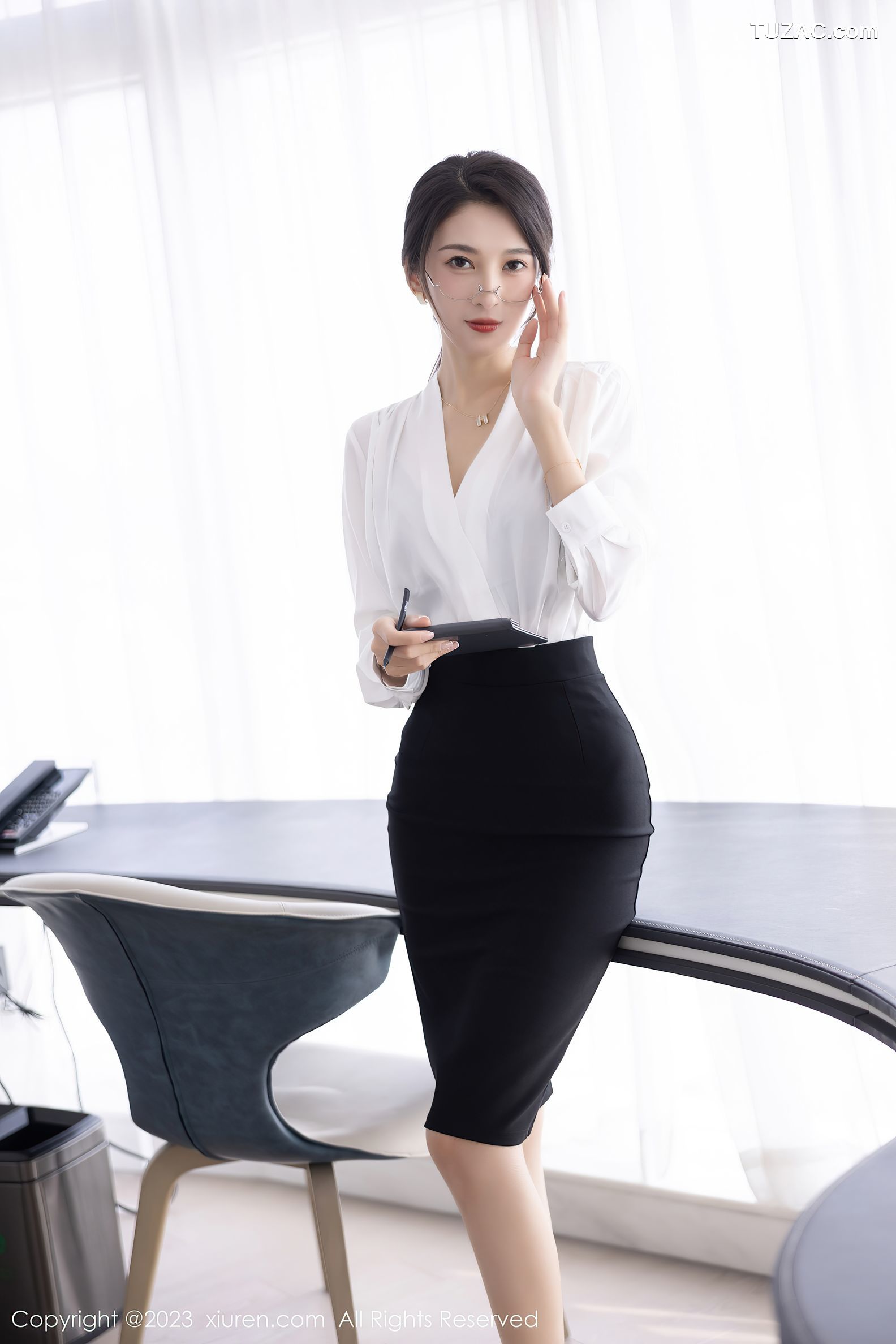 XiuRen秀人网-6439-林乐一-白色上衣黑短裙黑色蕾丝内衣-2023.03.20